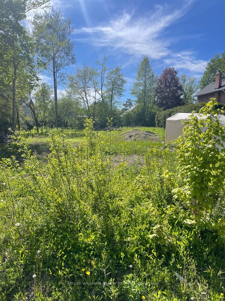 826 Fairbank Avenue, Georgina, ON L0E 1S0