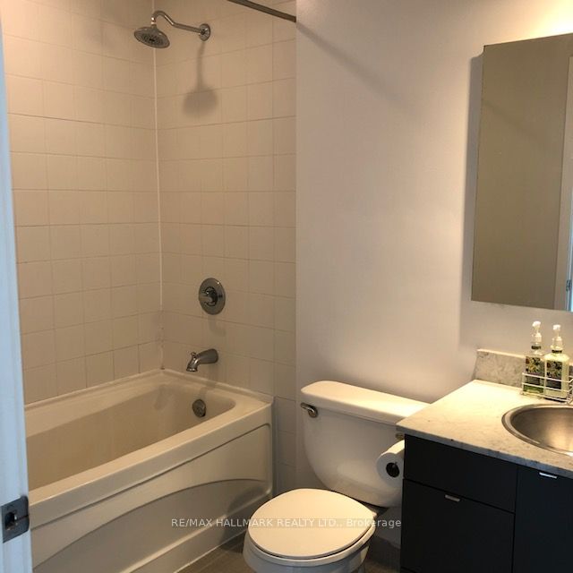 33 Lombard Street, #1409