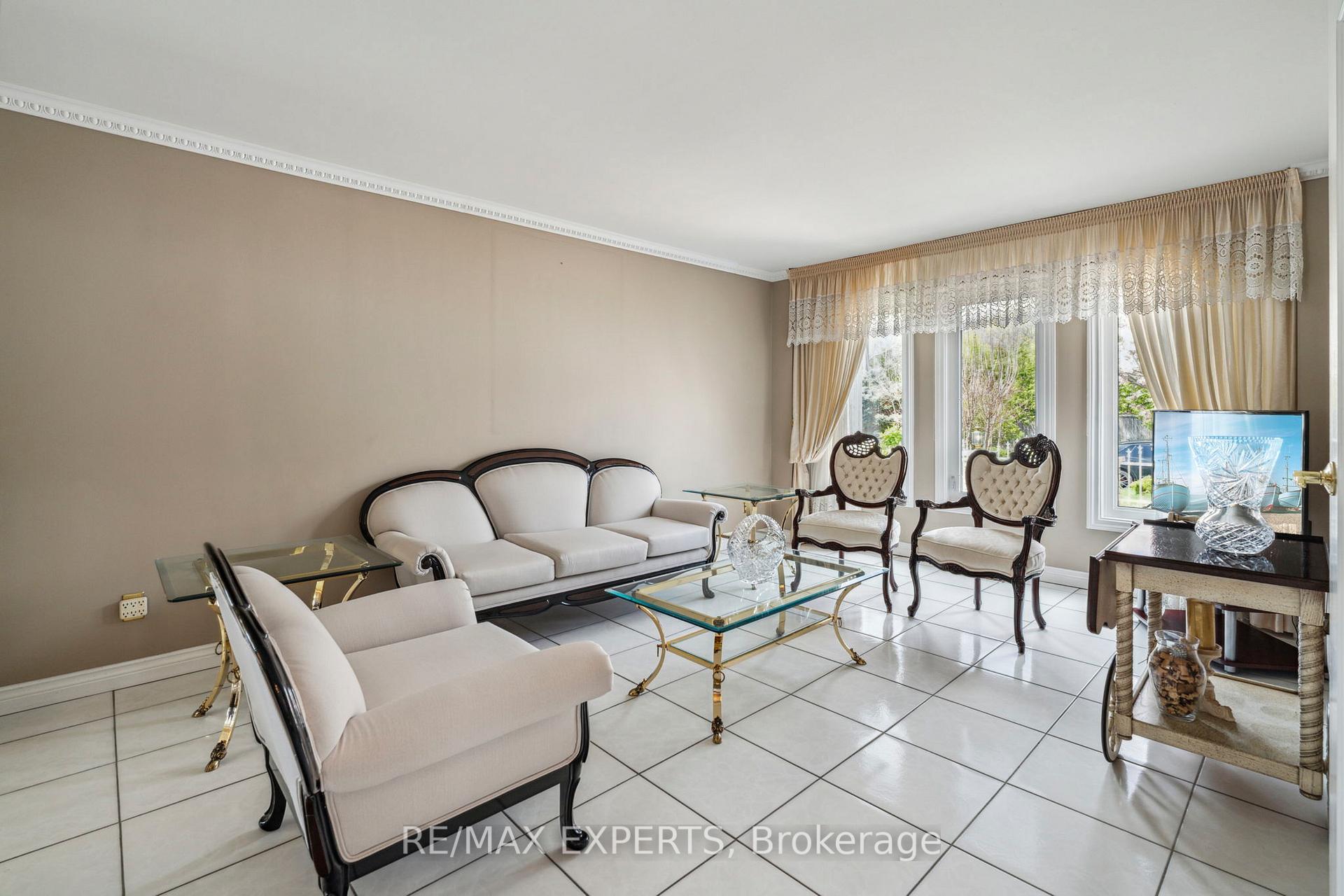 3623 East Park Court