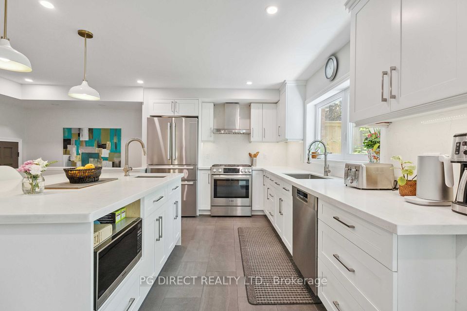 27 Warren Crescent, Toronto, ON M6S 4S1