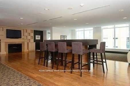 2 Bedrooms Condo at 8 Scollard, Toronto For sale