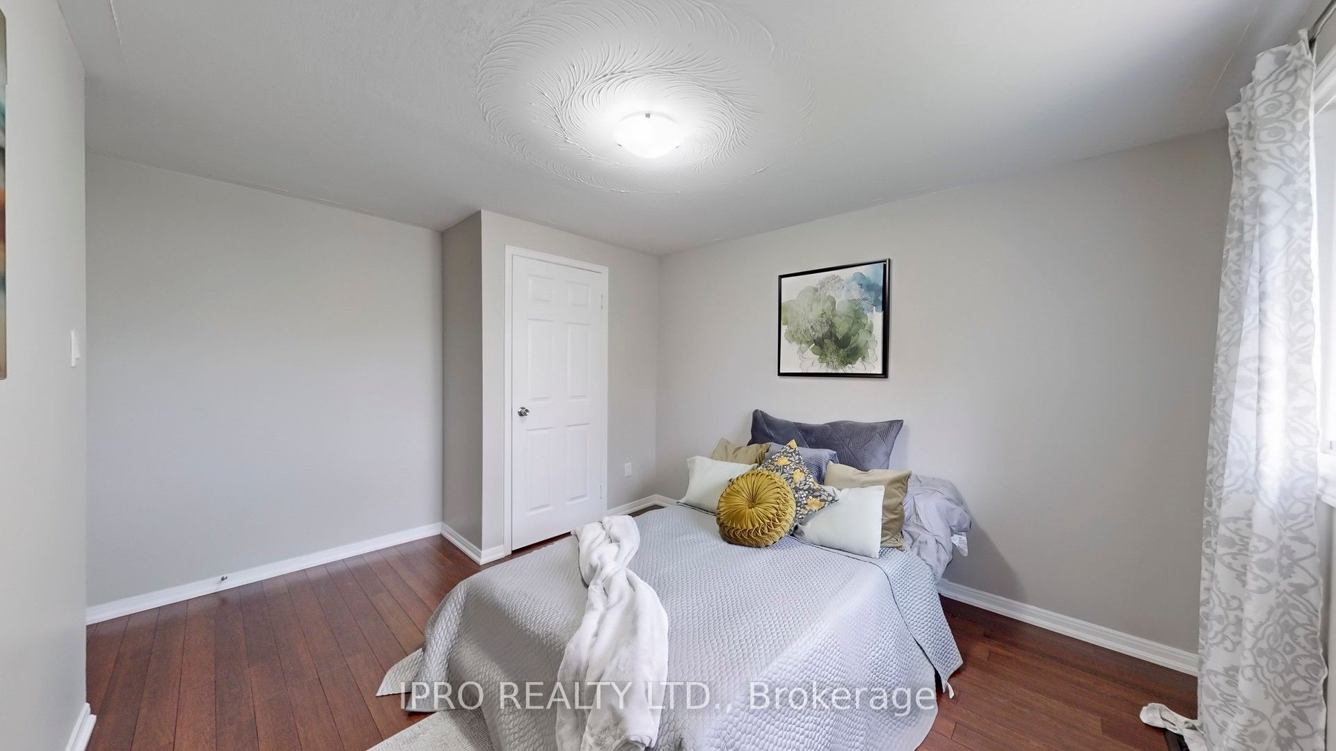 88 Christie Crescent