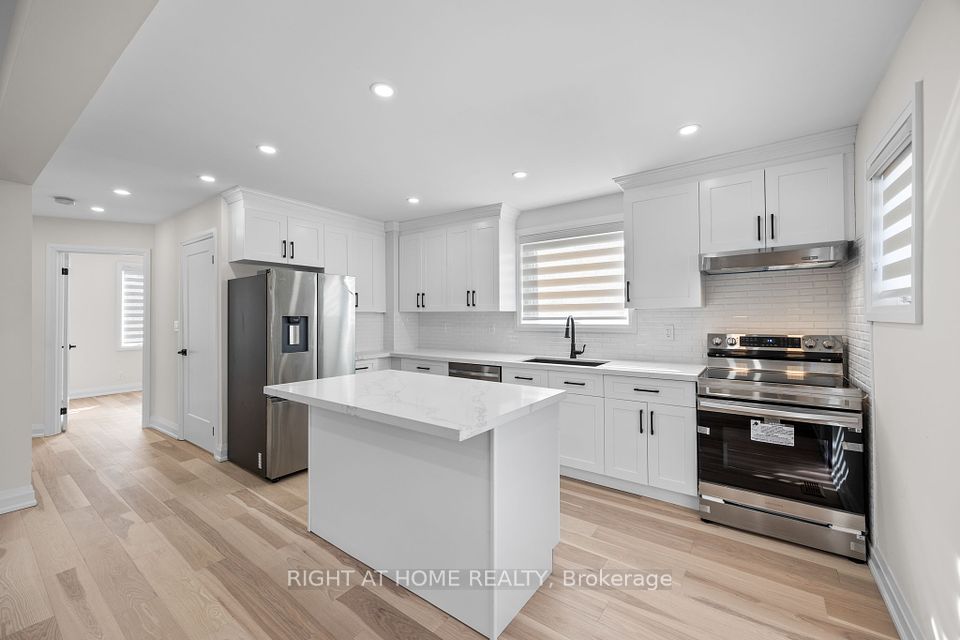 961 Victoria Park Avenue, Toronto, ON M4B 2J4