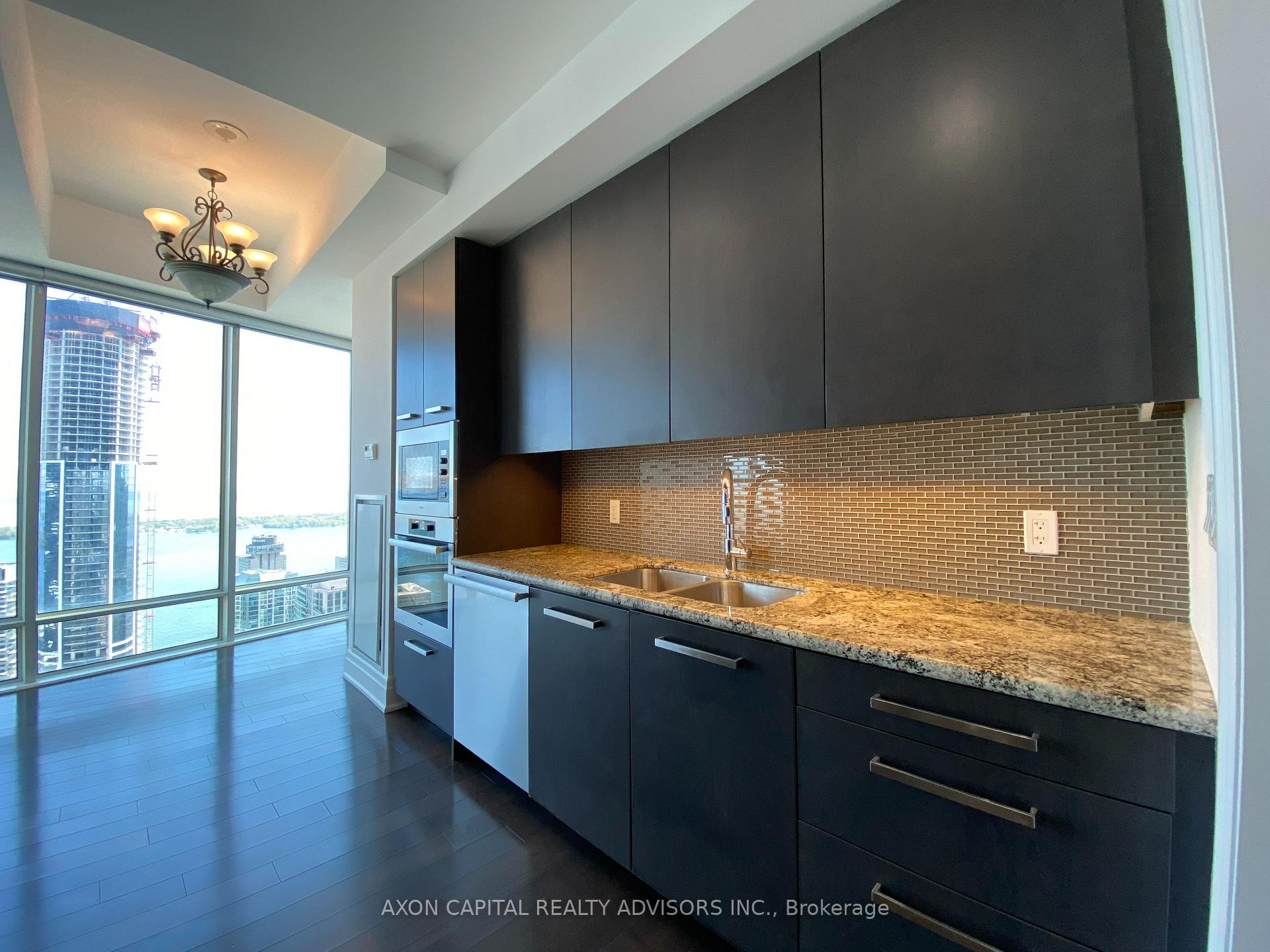 3 Bedrooms Condo at 8 The Esplanade, Toronto For sale