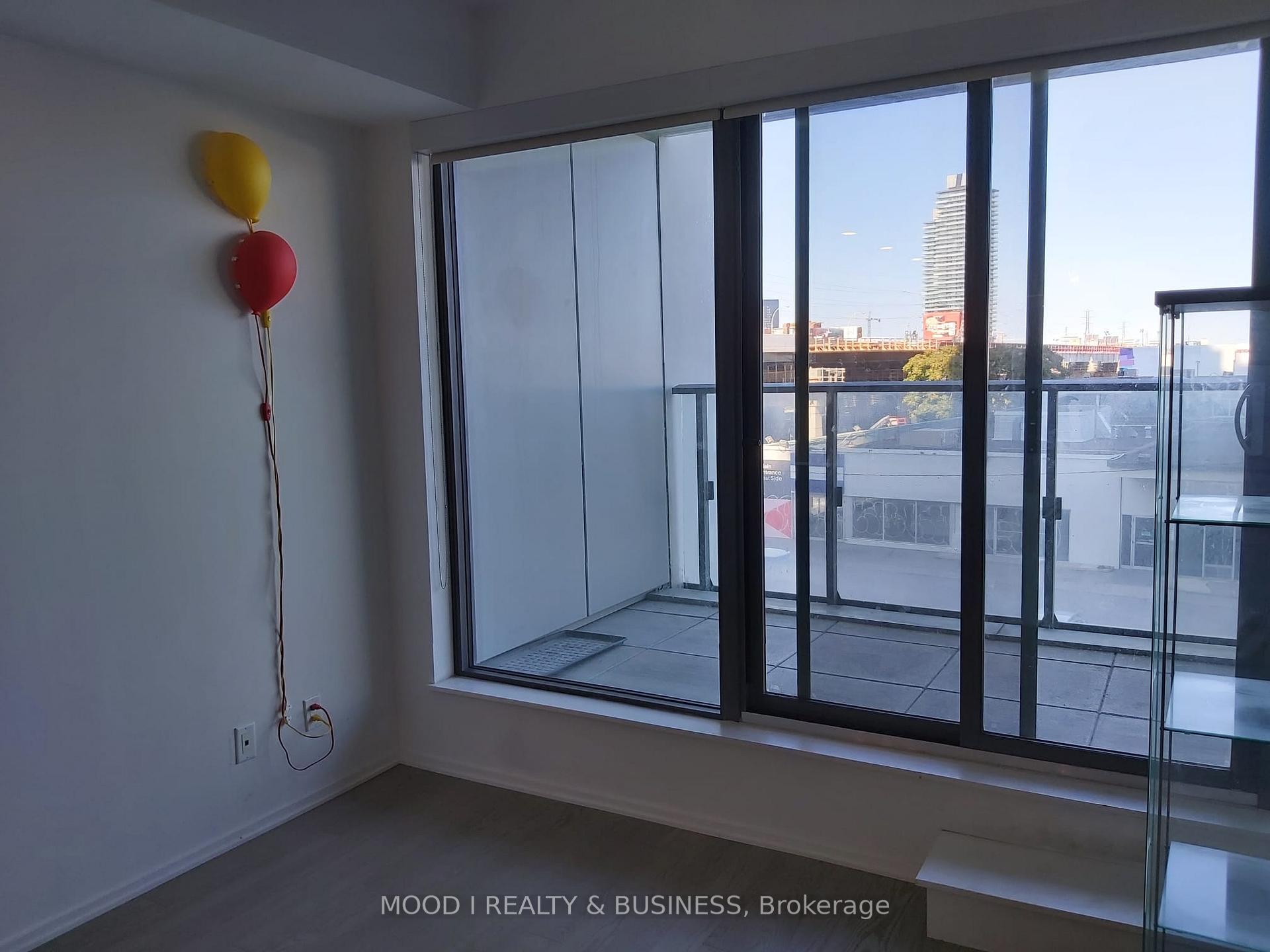 3 Bedrooms Condo at 12 Bonnycastle, Toronto For sale