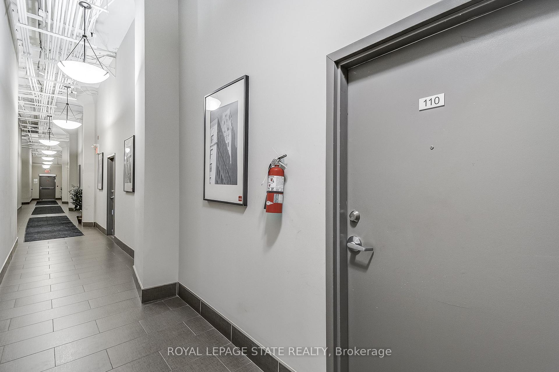 2 Bedrooms Condo at 80 King William, Hamilton For sale