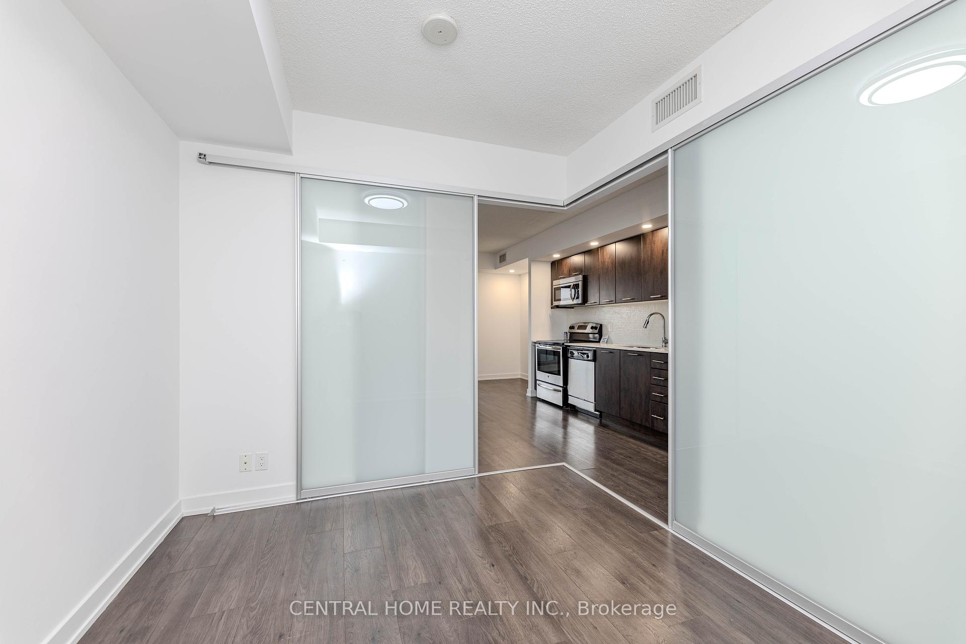 2 Bedrooms Condo at 2220 Lake Shore,  Toronto For sale