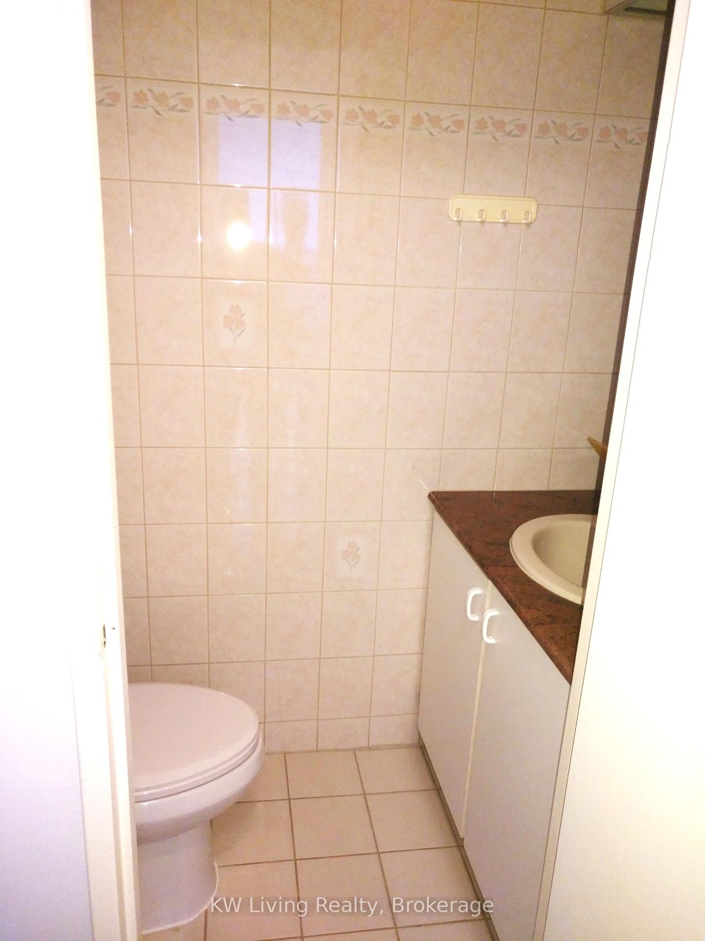3 Bedrooms Condo at 10 Tangreen, Toronto For sale
