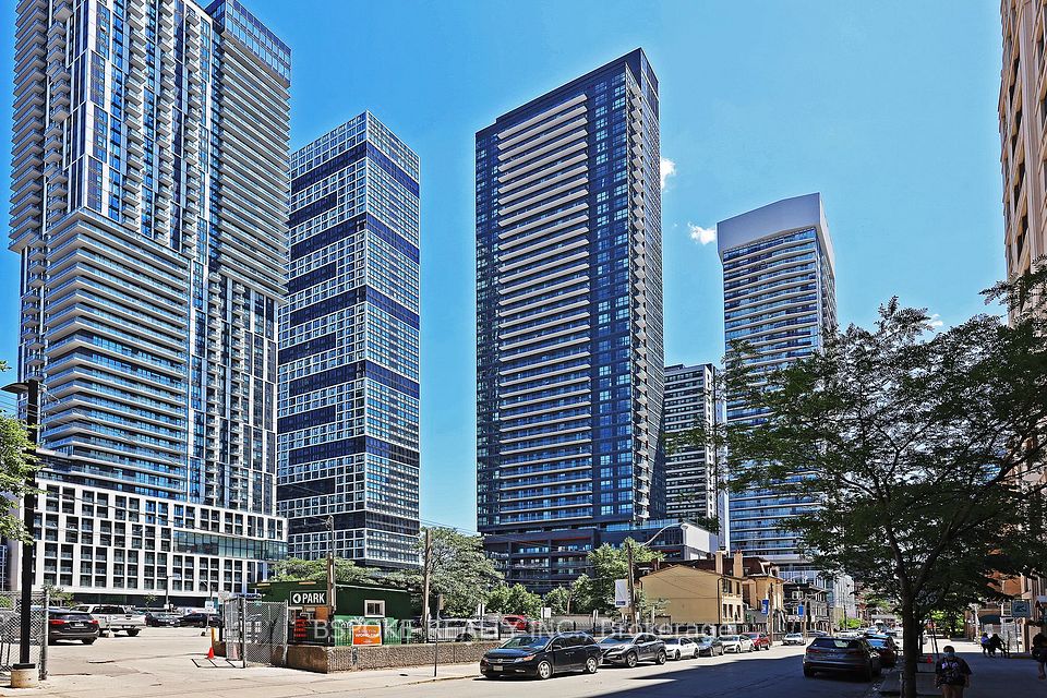 159 Dundas