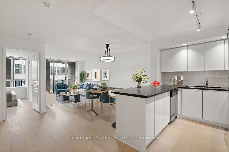 140 Simcoe Street 1412