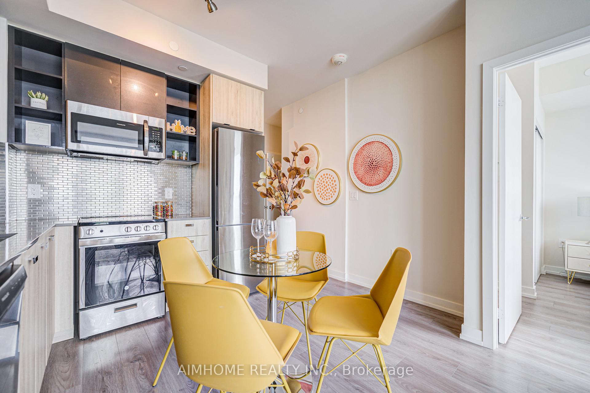2 Bedrooms Condo at 10 De Boers, Toronto For sale