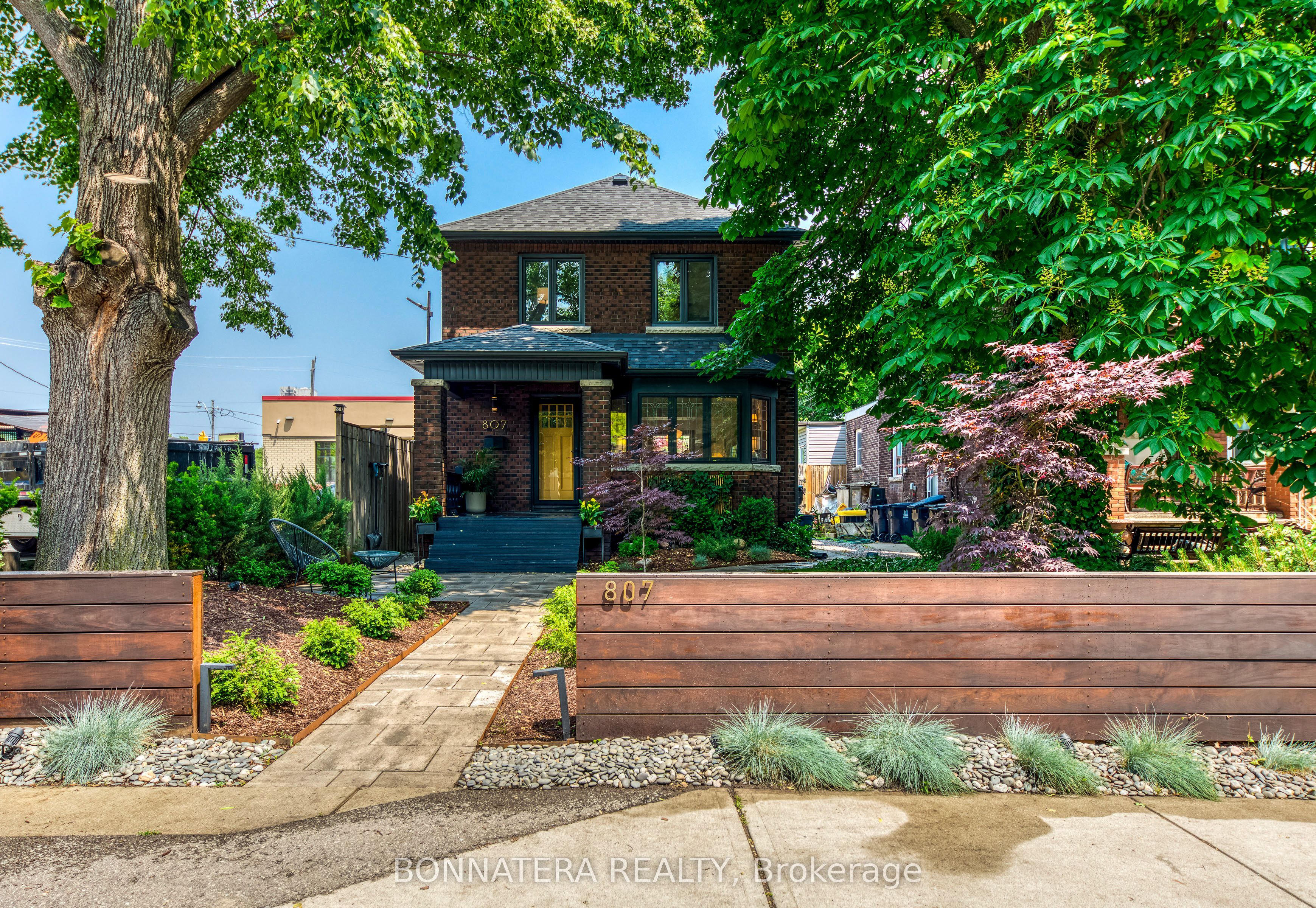 807 Indian Road