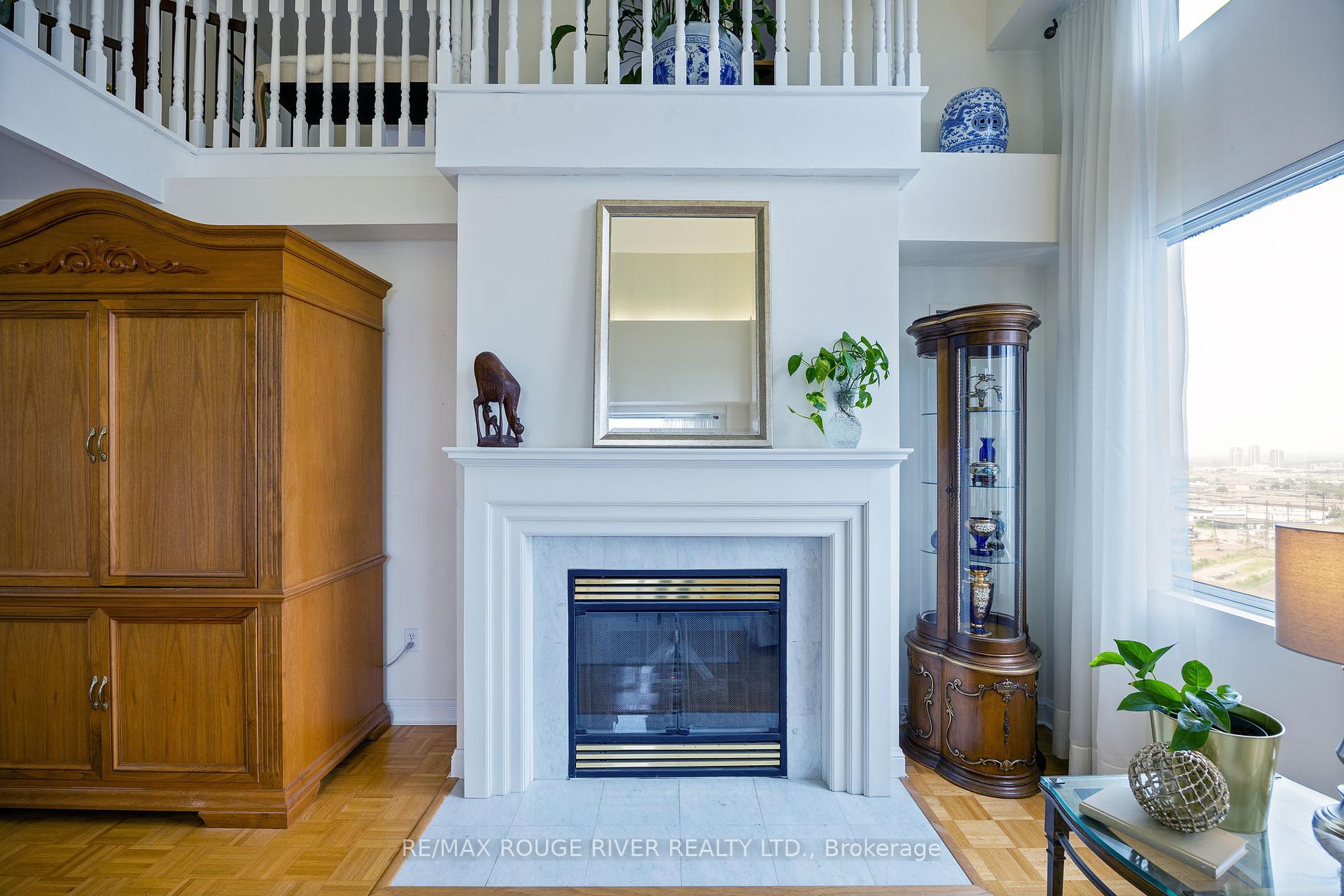 3 Bedrooms Condo at 101 Subway, Toronto For sale