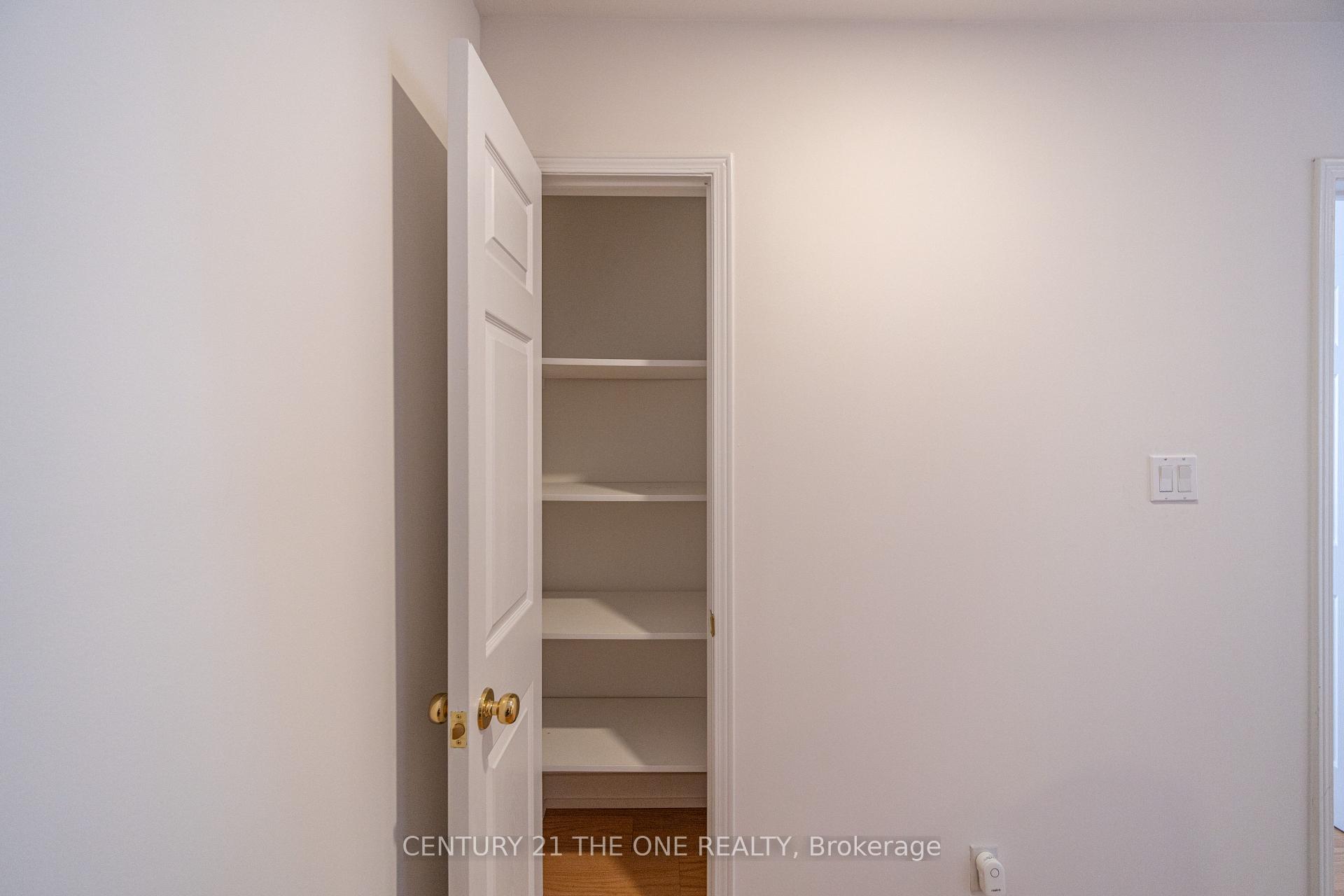 4 Bedrooms Condo at 28 Rosebank, Toronto For sale