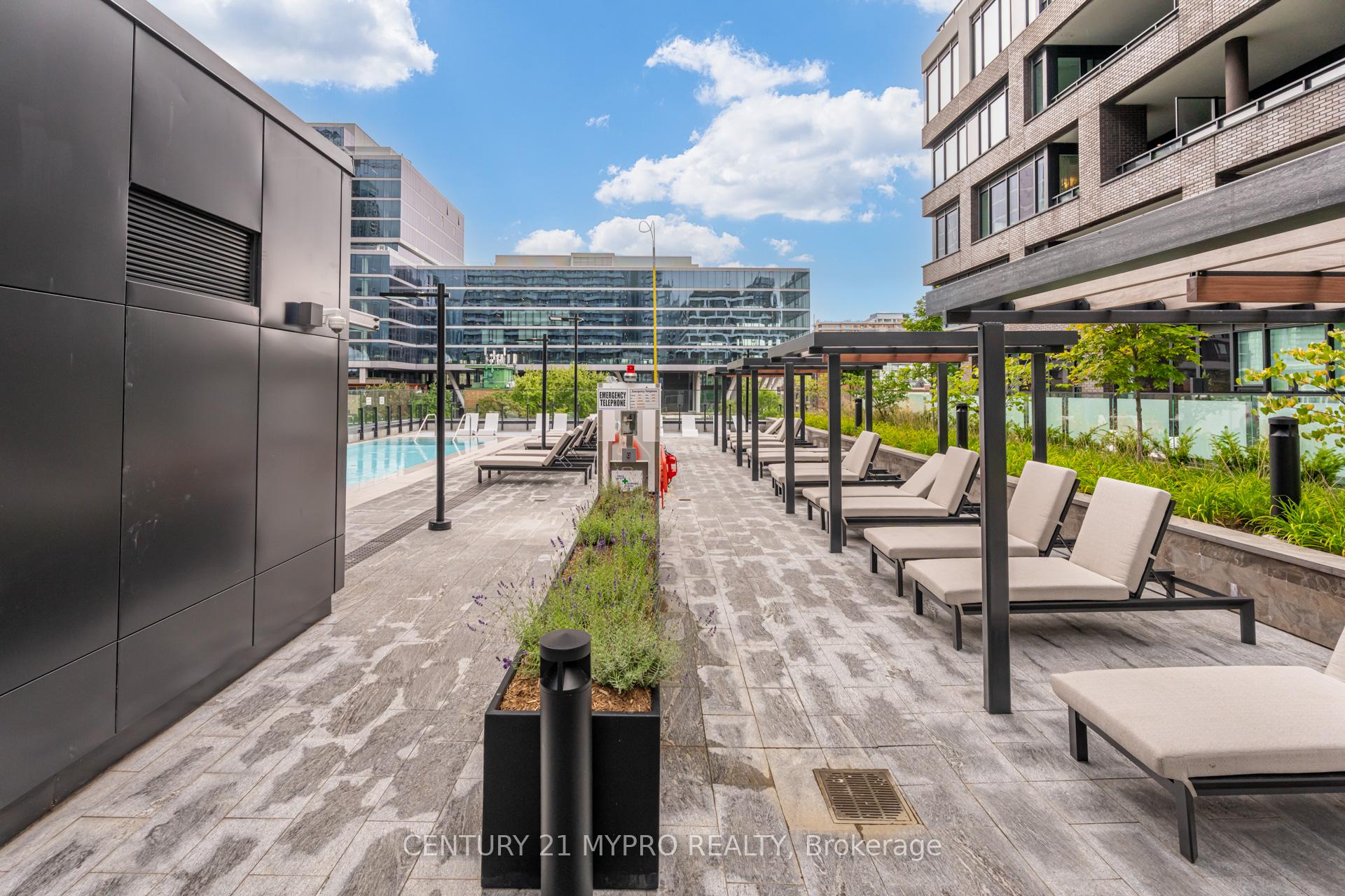 3 Bedrooms Condo at 455 Wellington,  Toronto For sale