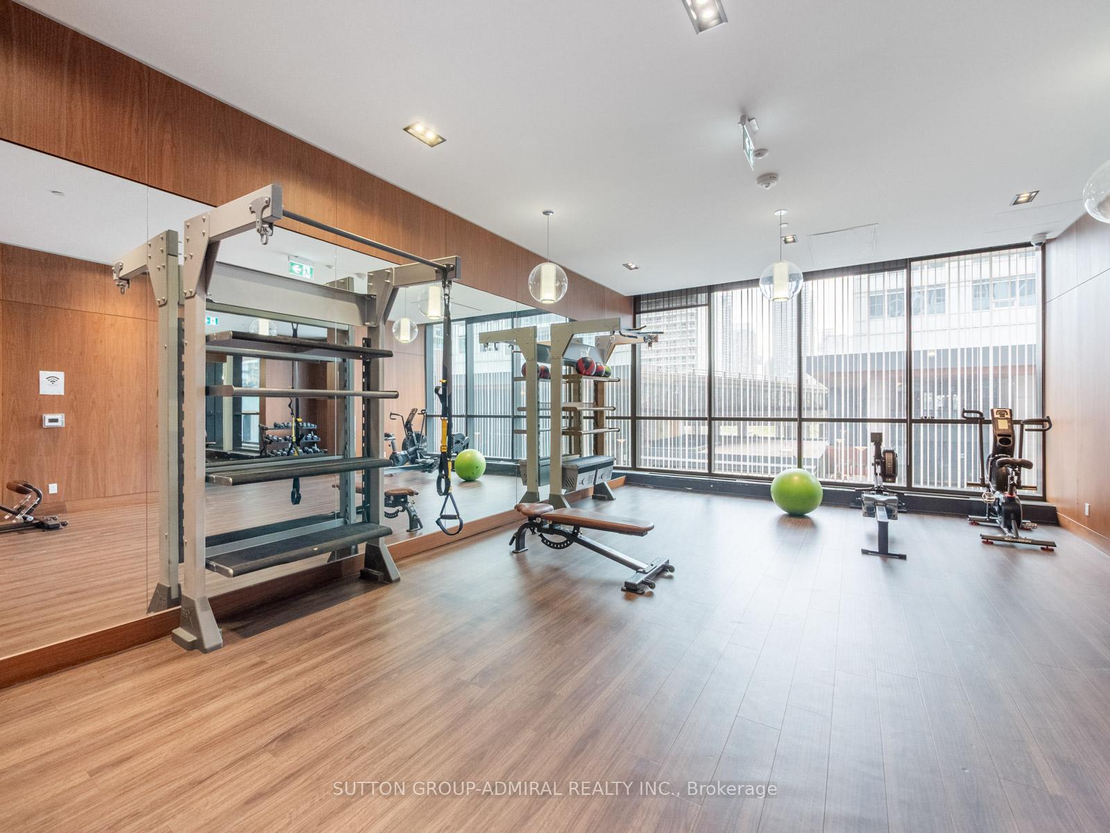 2 Bedrooms Condo at 19 Bathurst, Toronto For sale