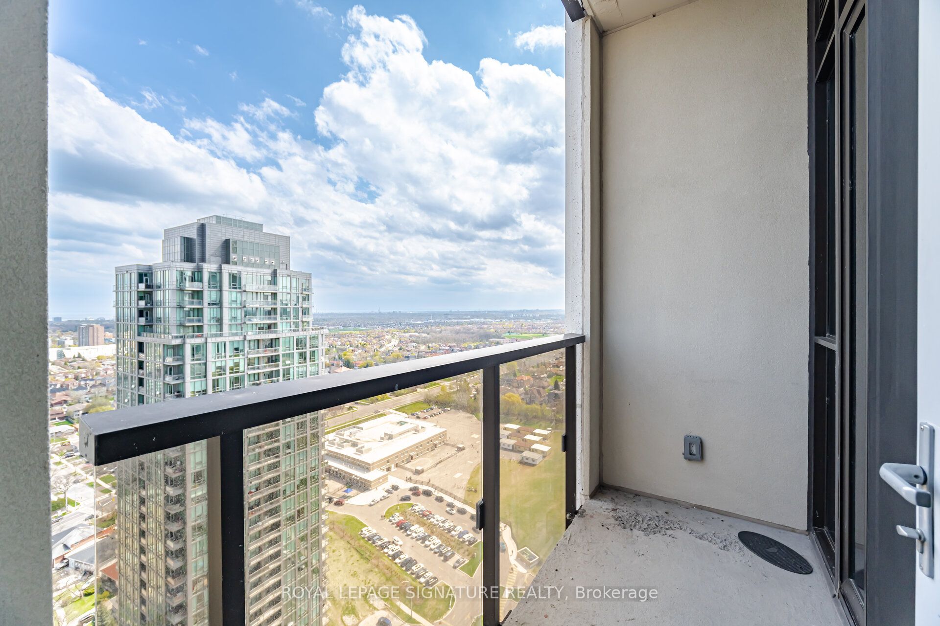36 Elm Drive, #3007