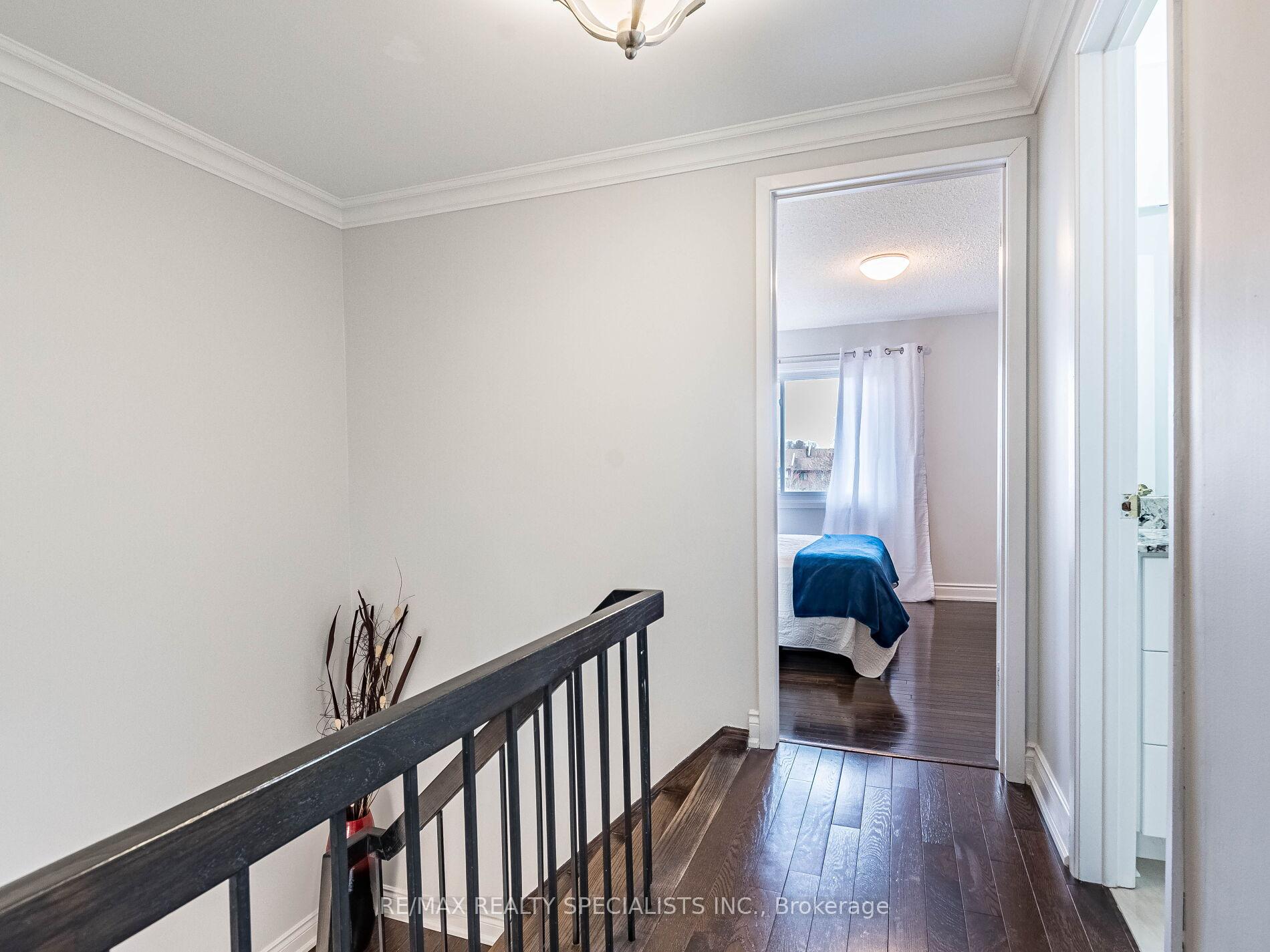 3 Bedrooms Condo at 1764 Rathburn,  Mississauga For sale