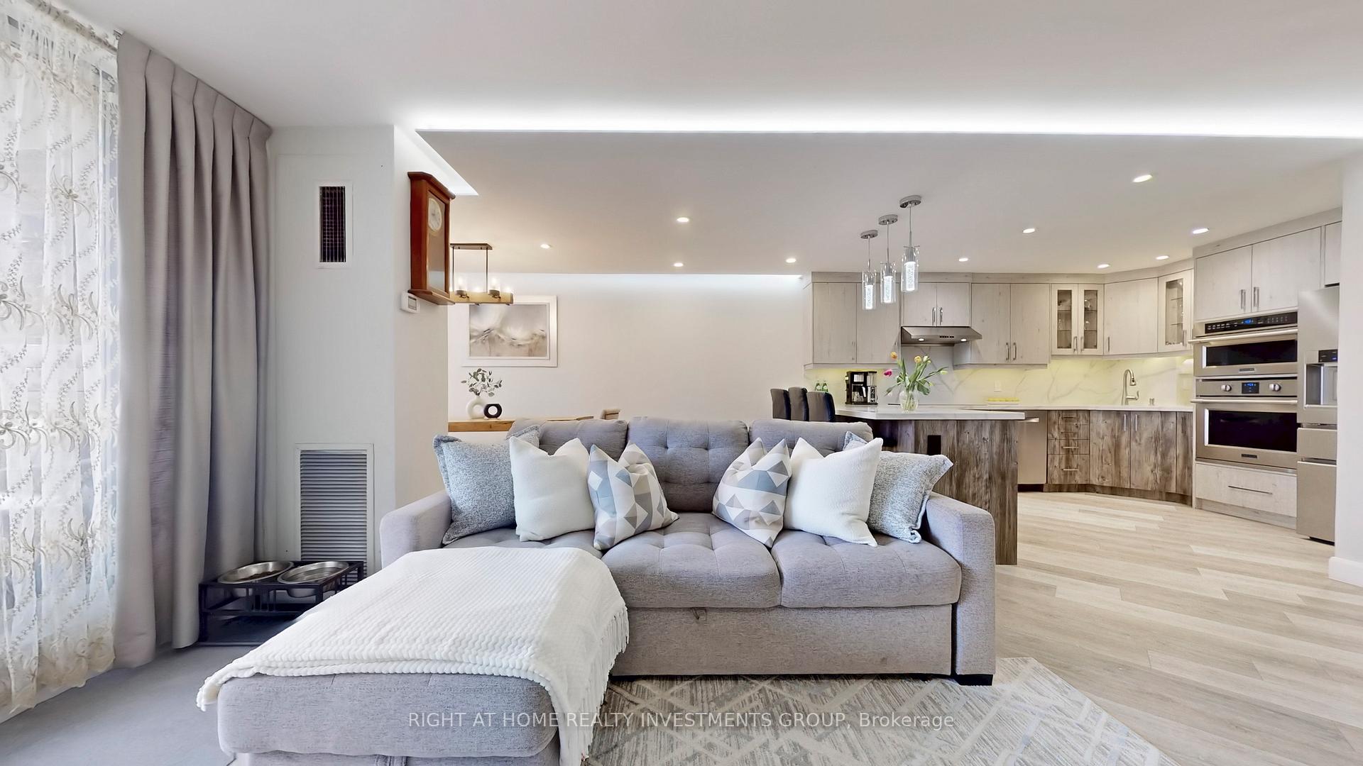 3 Bedrooms Condo at 85 Emmett, Toronto For sale