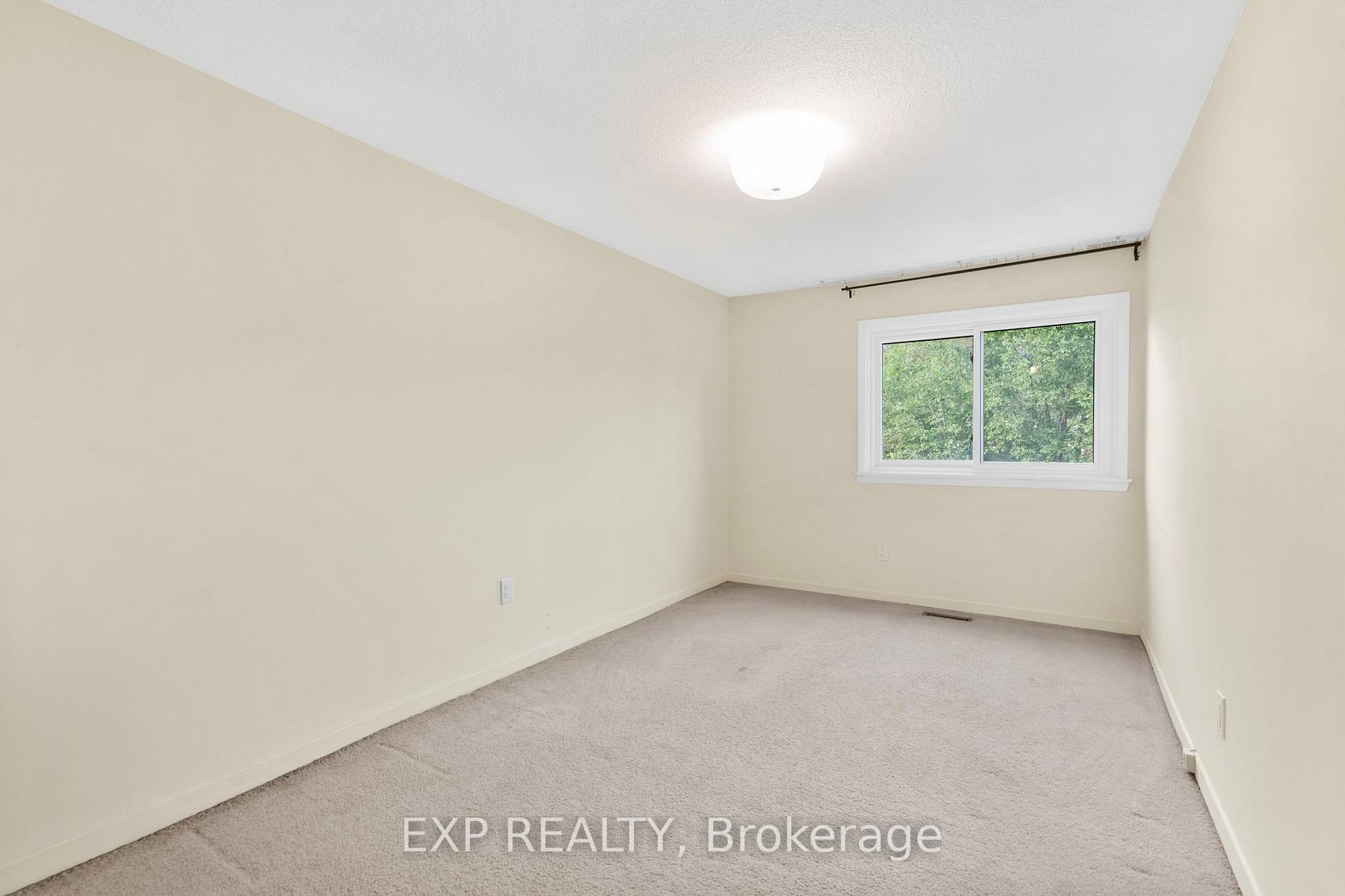 3 Bedrooms Condo at 108 Flaming Rose, Toronto For sale