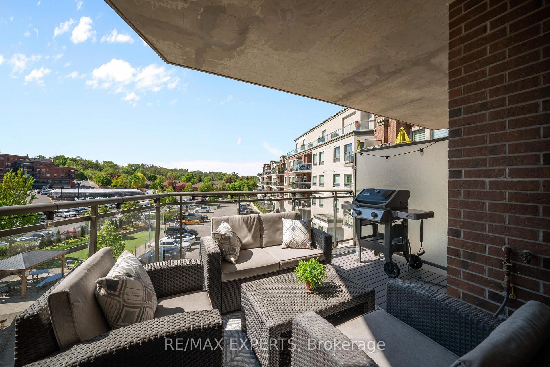1 Bedroom Condo at 86 Woodbridge, Vaughan For sale