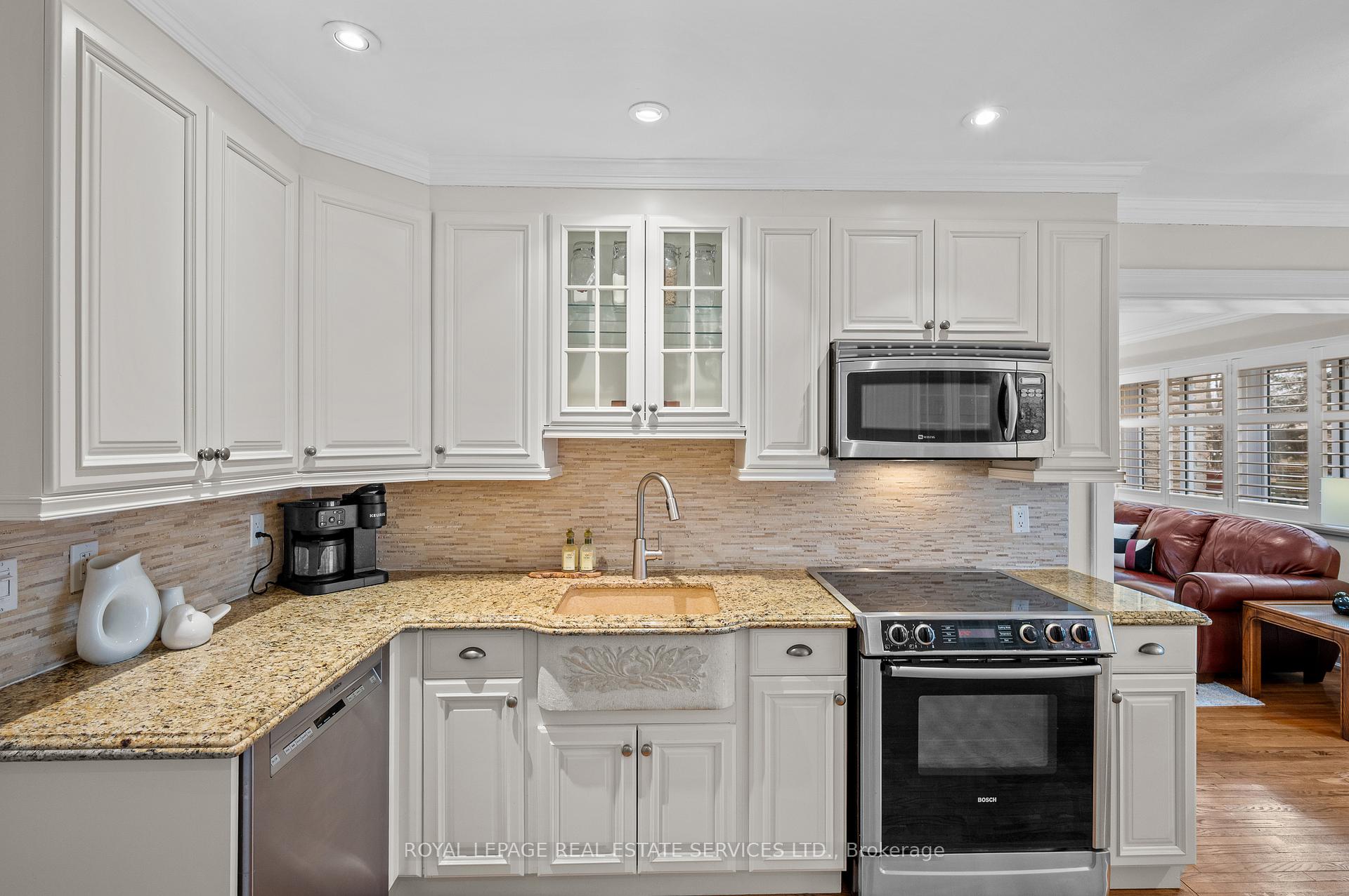 3 Bedrooms Condo at 2098 Marine,  Oakville For sale