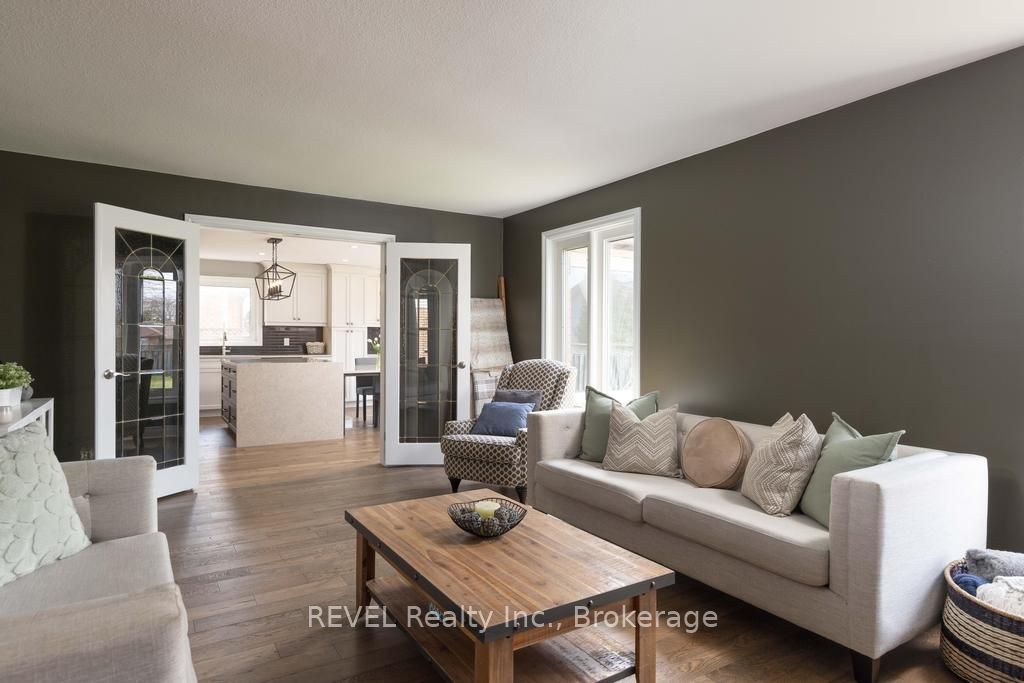 8042 Oakridge Drive