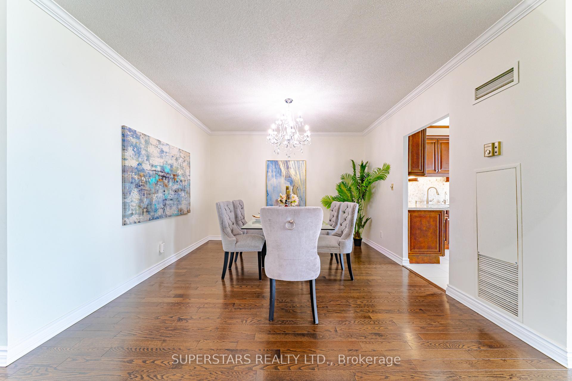 2 Bedrooms Condo at 20 Guildwood, Toronto For sale