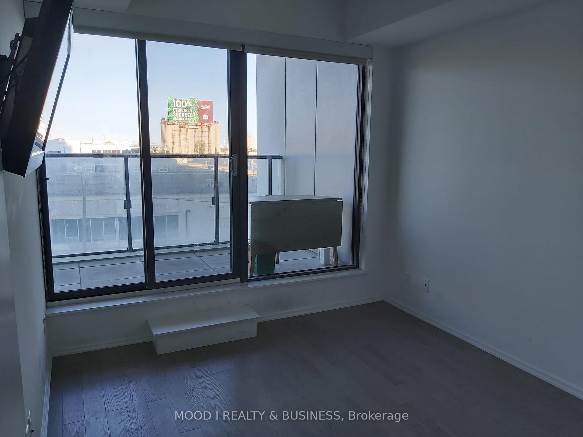 3 Bedrooms Condo at 12 Bonnycastle, Toronto For sale