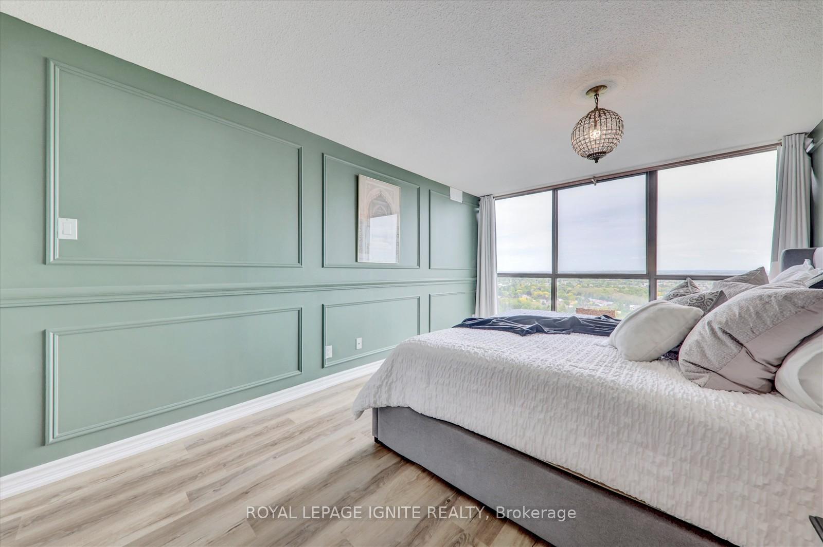 3 Bedrooms Condo at 131 Torresdale, Toronto For sale