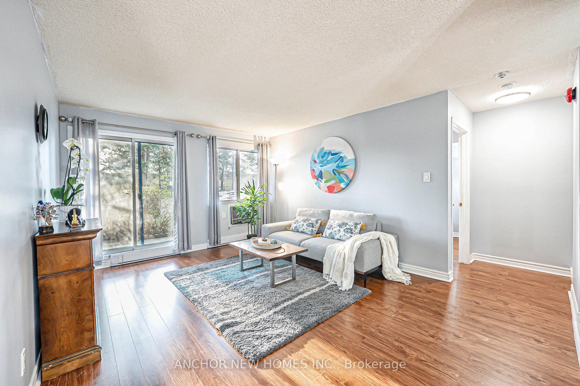 2 Bedrooms Condo at 65 Trailwood,  Mississauga For sale