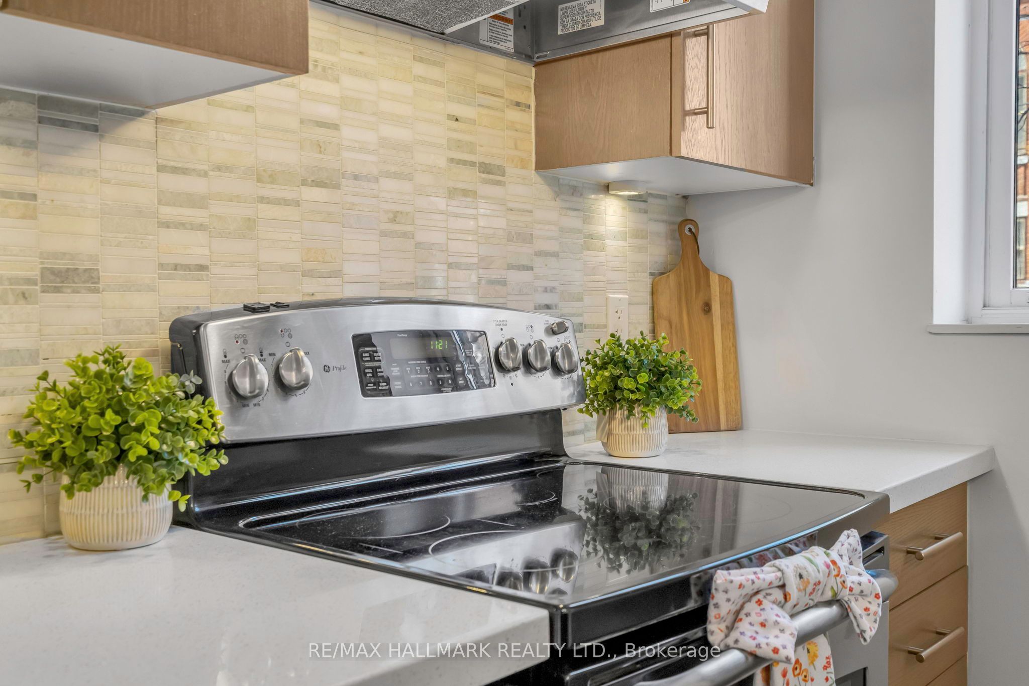 183 Dovercourt Road, #106