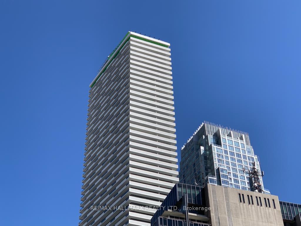 2 Bedrooms Condo at 2221 Yonge,  Toronto For sale