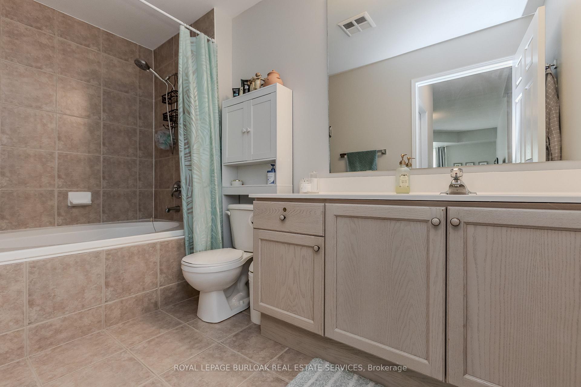 2 Bedrooms Condo at 2085 Amherst Heights, Burlington For sale