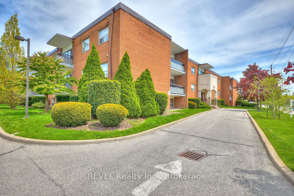 242 Oakdale