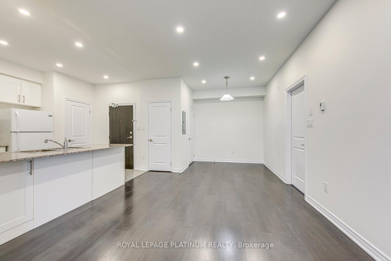 2 Bedrooms Condo at 2339 Sawgrass, Oakville For sale