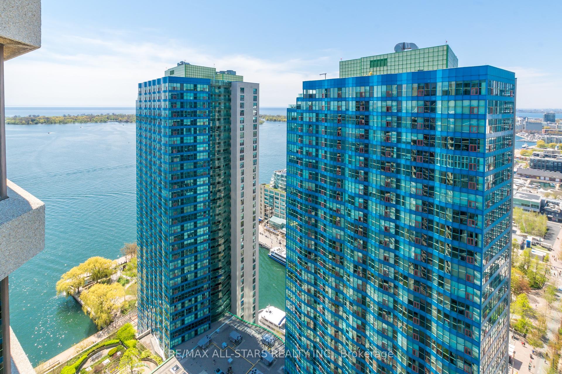 1 Bedroom Condo at 55 Harbour, Toronto For sale