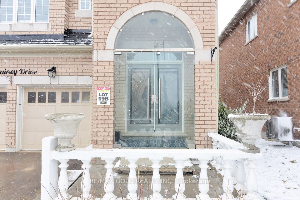 35 Rainey Drive, East Luther Grand Valley, ON L9W 7R5