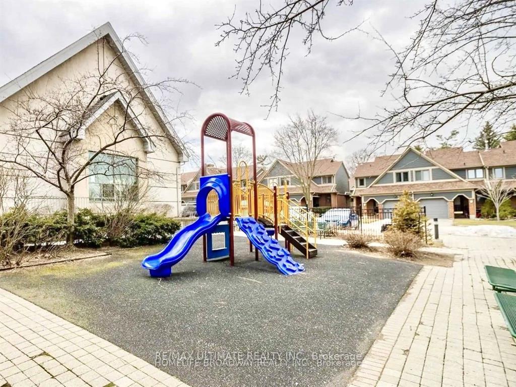 2 Bedrooms Condo at 2177 Burnhamthorpe, Mississauga For sale