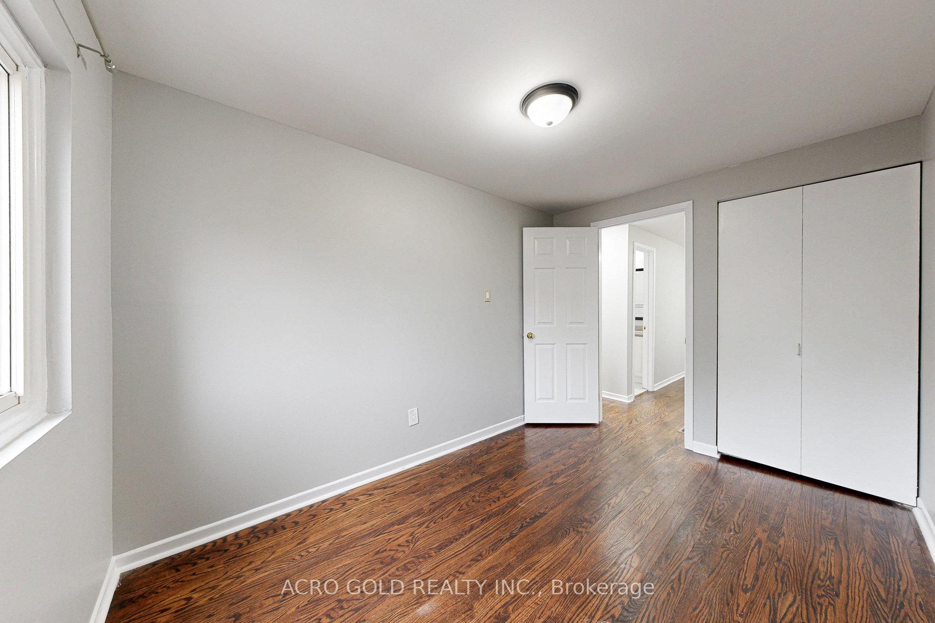 4 Bedrooms Condo at 441 Military,  Toronto For sale