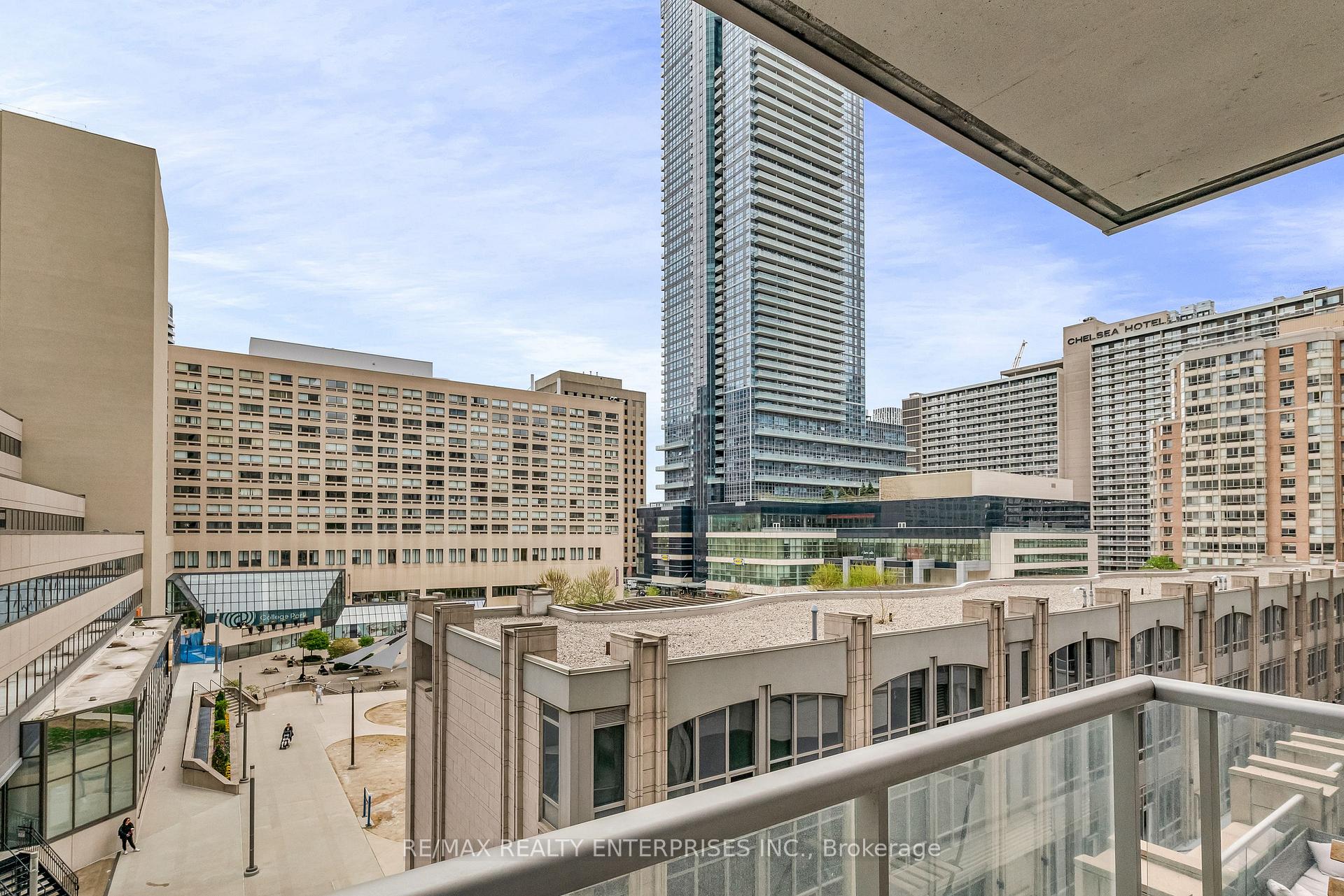 2 Bedrooms Condo at 763 Bay, Toronto For sale