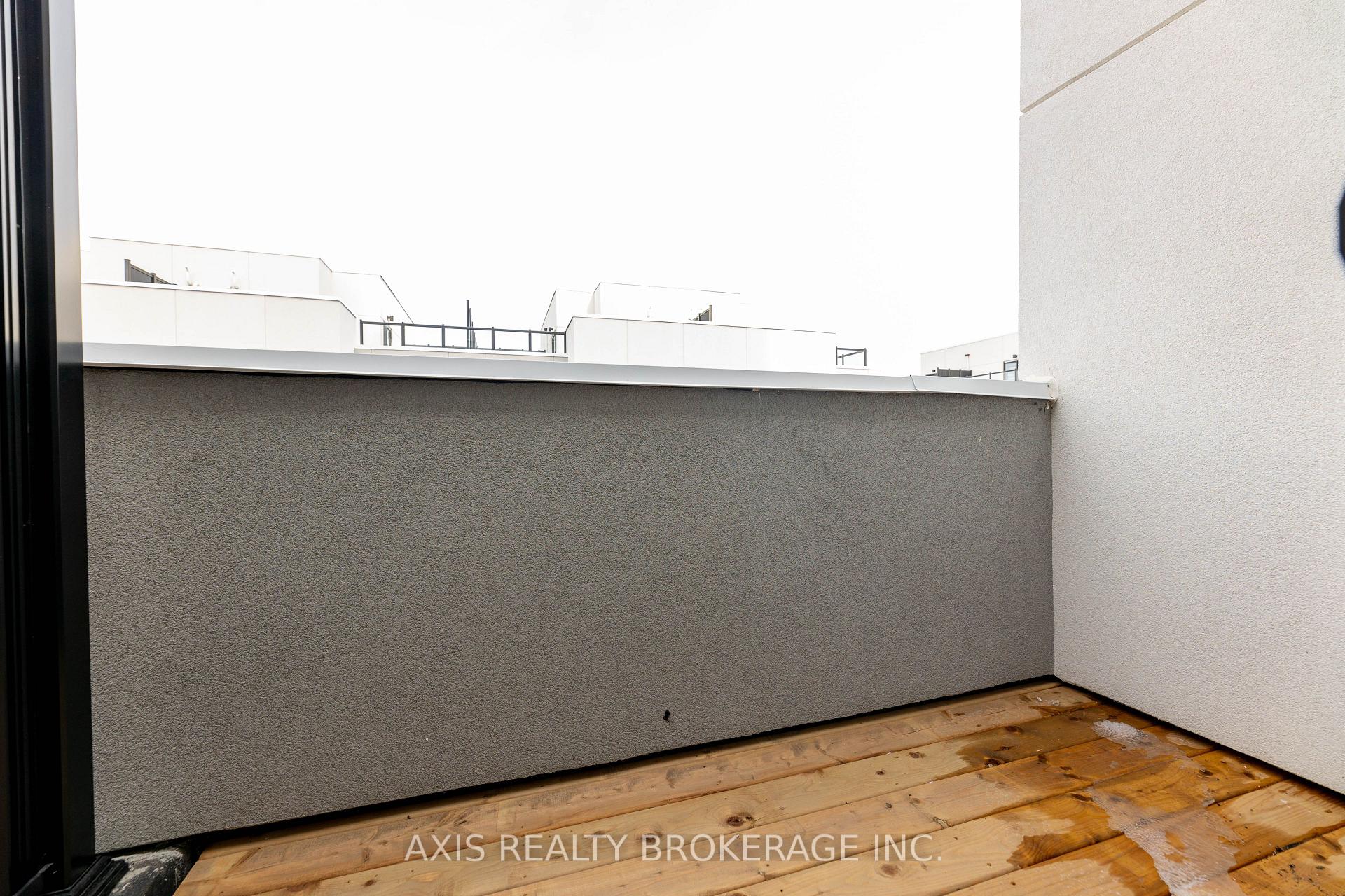 2 Bedrooms Condo at 349 Wheat Boom, Oakville For sale