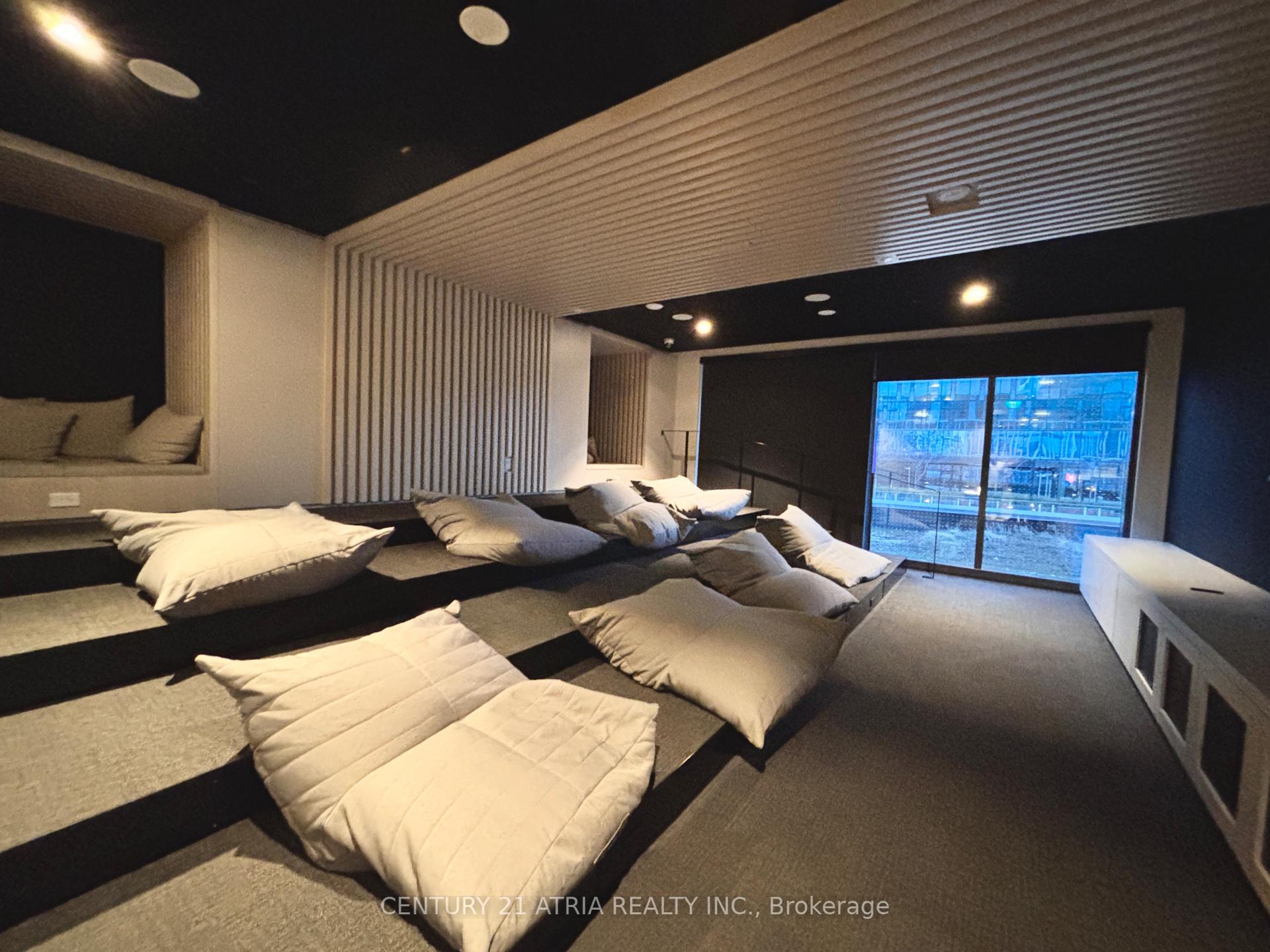 2 Bedrooms Condo at 55 Cooper, Toronto For sale