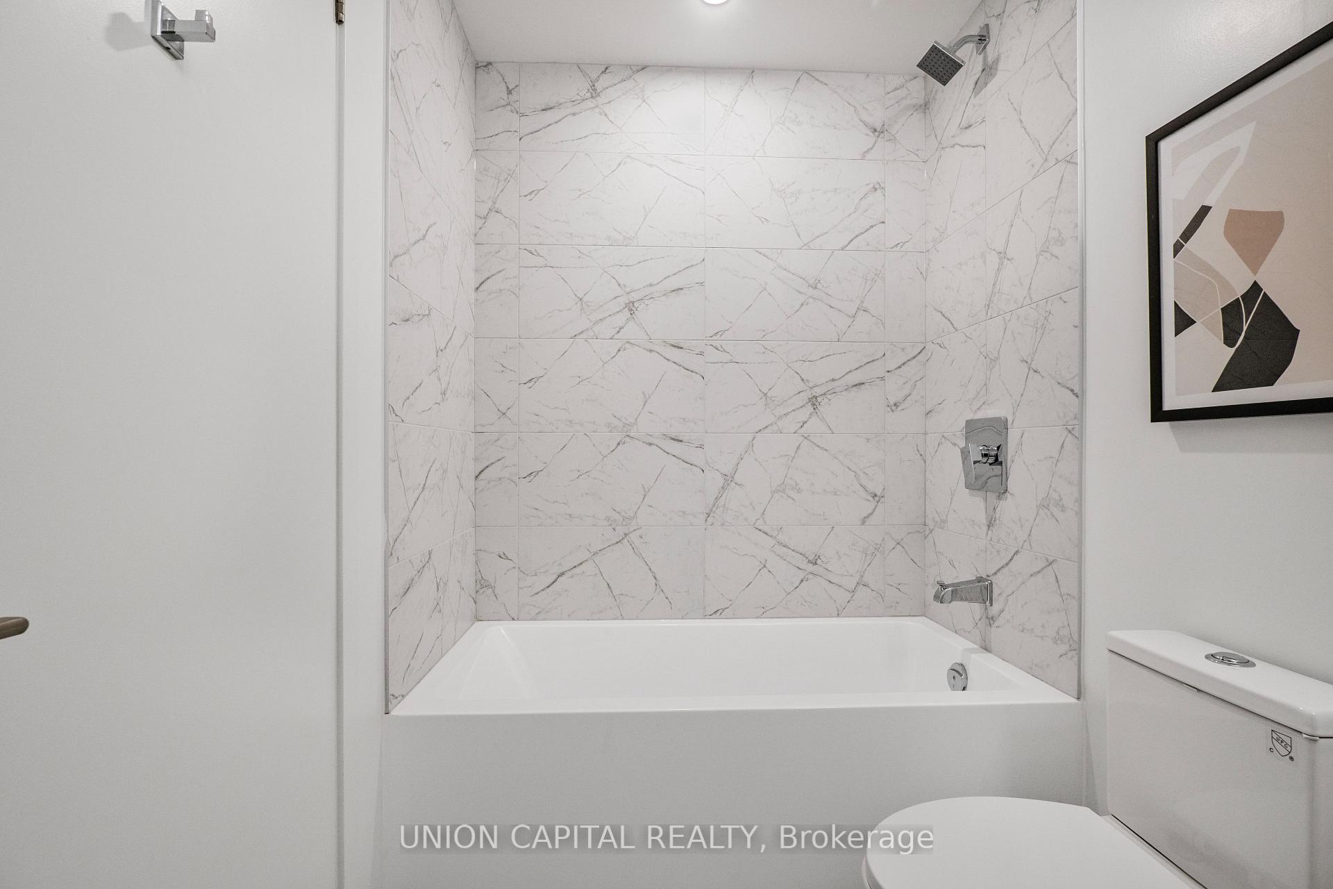 1 Bedroom Condo at 82 Dalhousie,  Toronto For sale