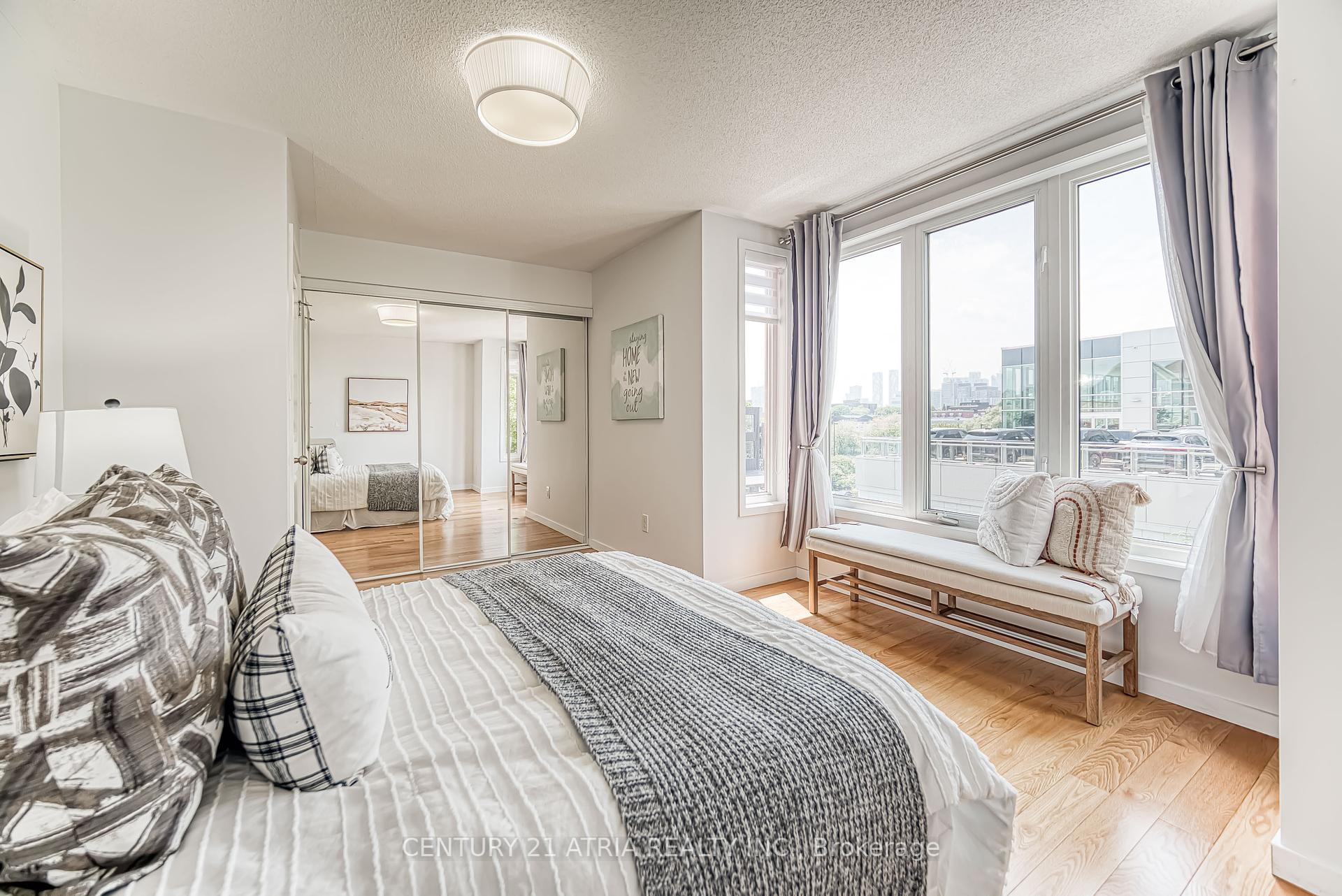 2 Bedrooms Condo at 8 Frances Loring, Toronto For sale