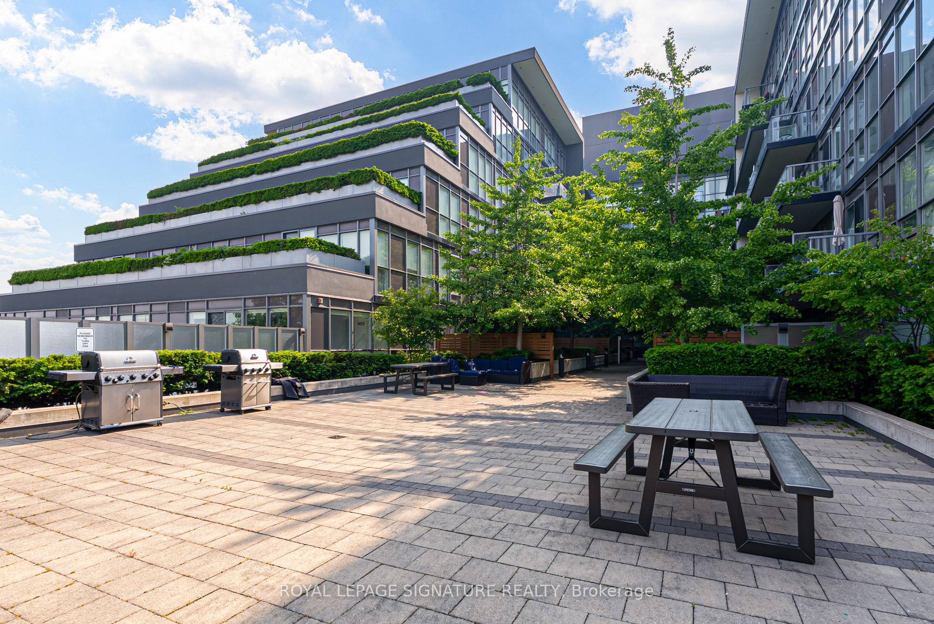 2 Bedrooms Condo at 15 James Finlay, Toronto For sale