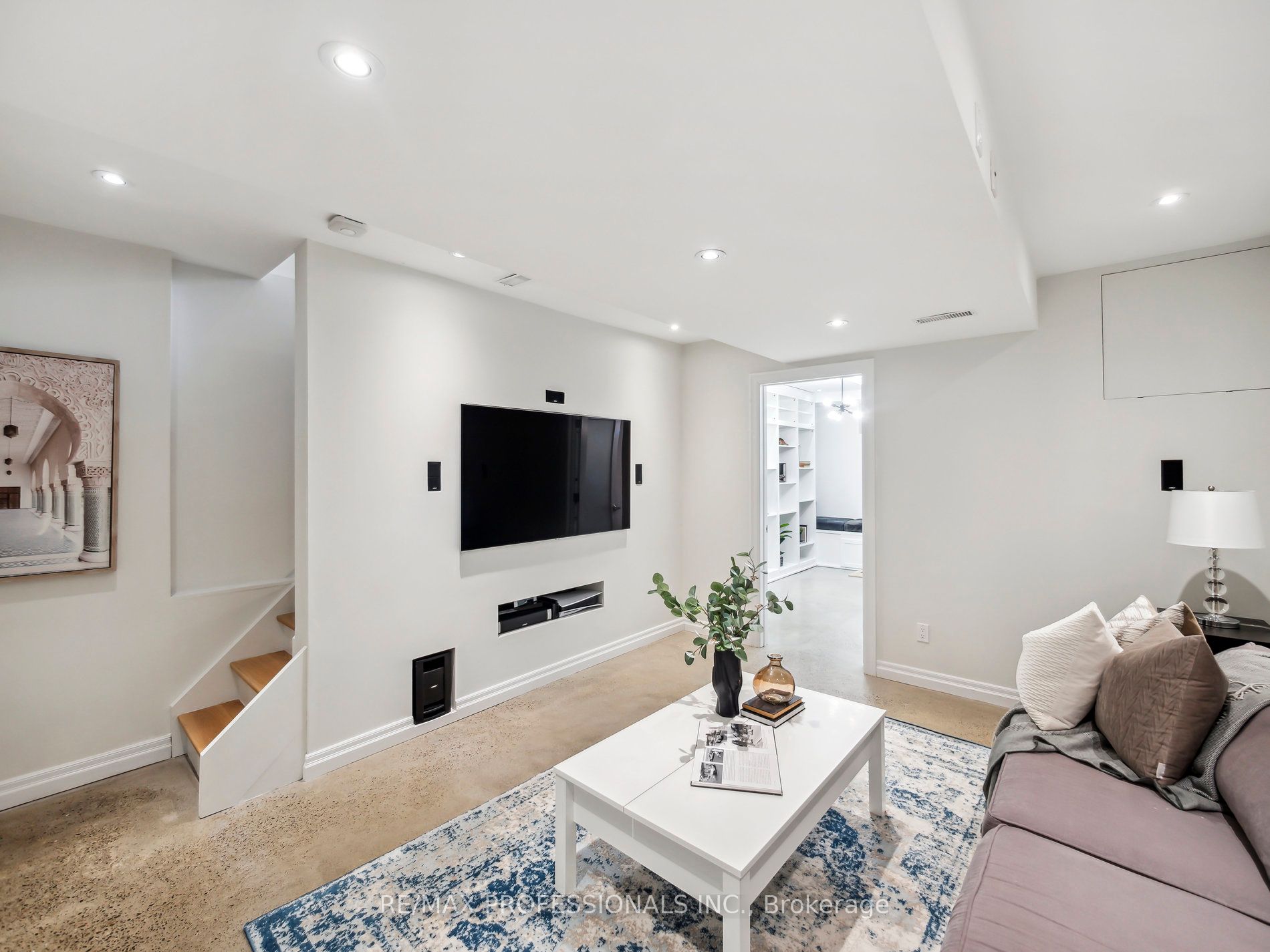 137 Galley Avenue