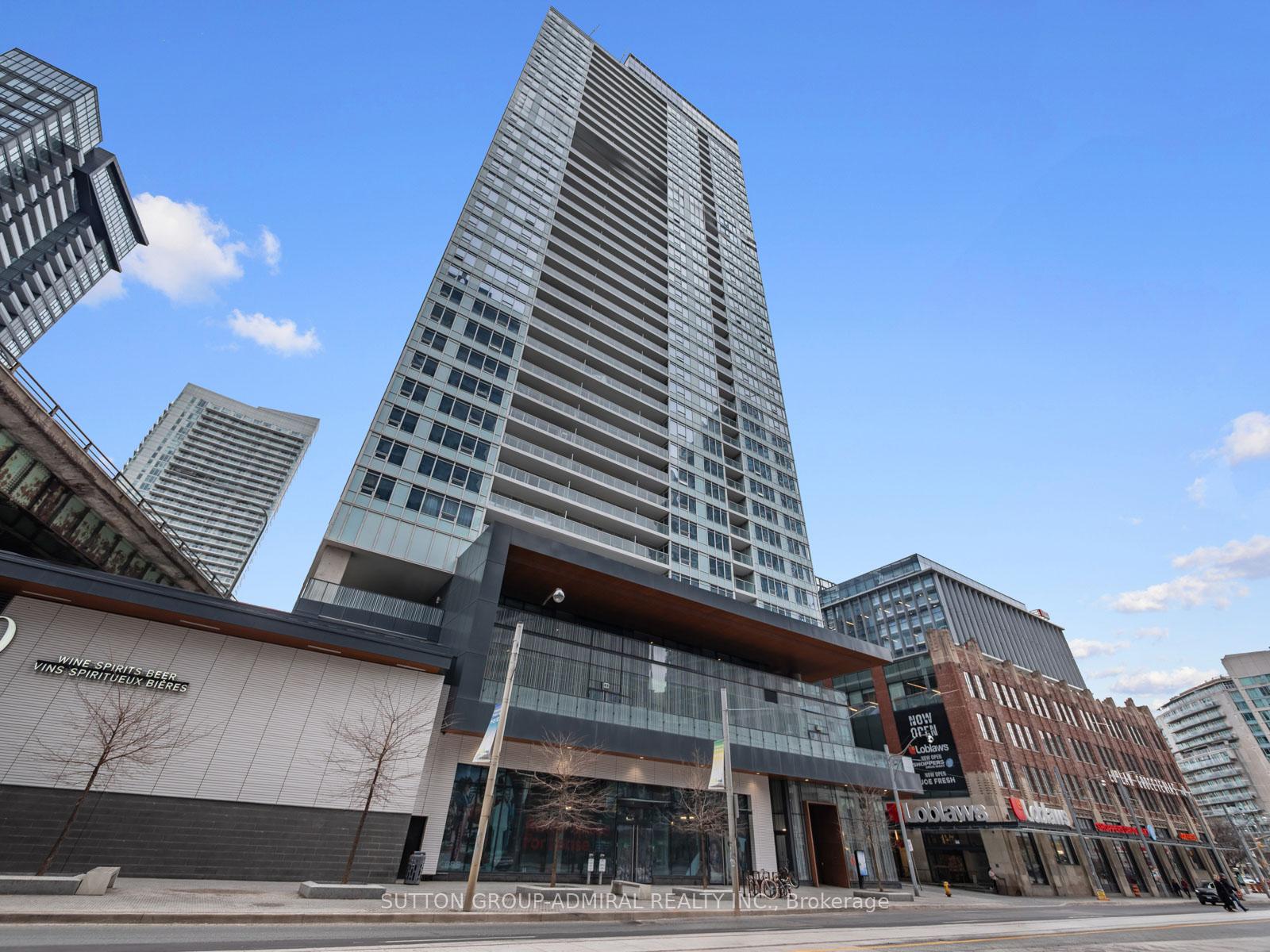 2 Bedrooms Condo at 19 Bathurst, Toronto For sale