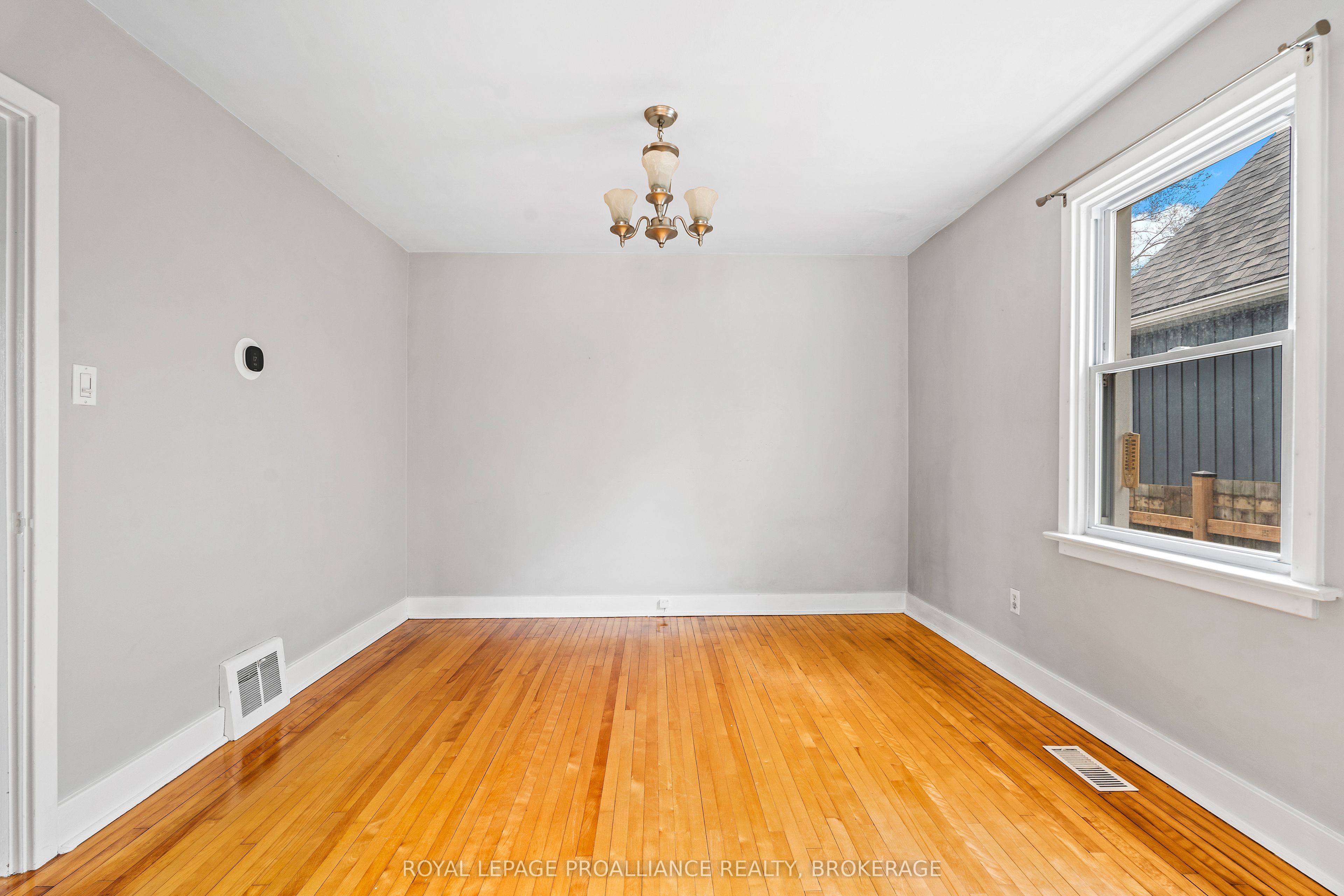 172 Carruthers Avenue