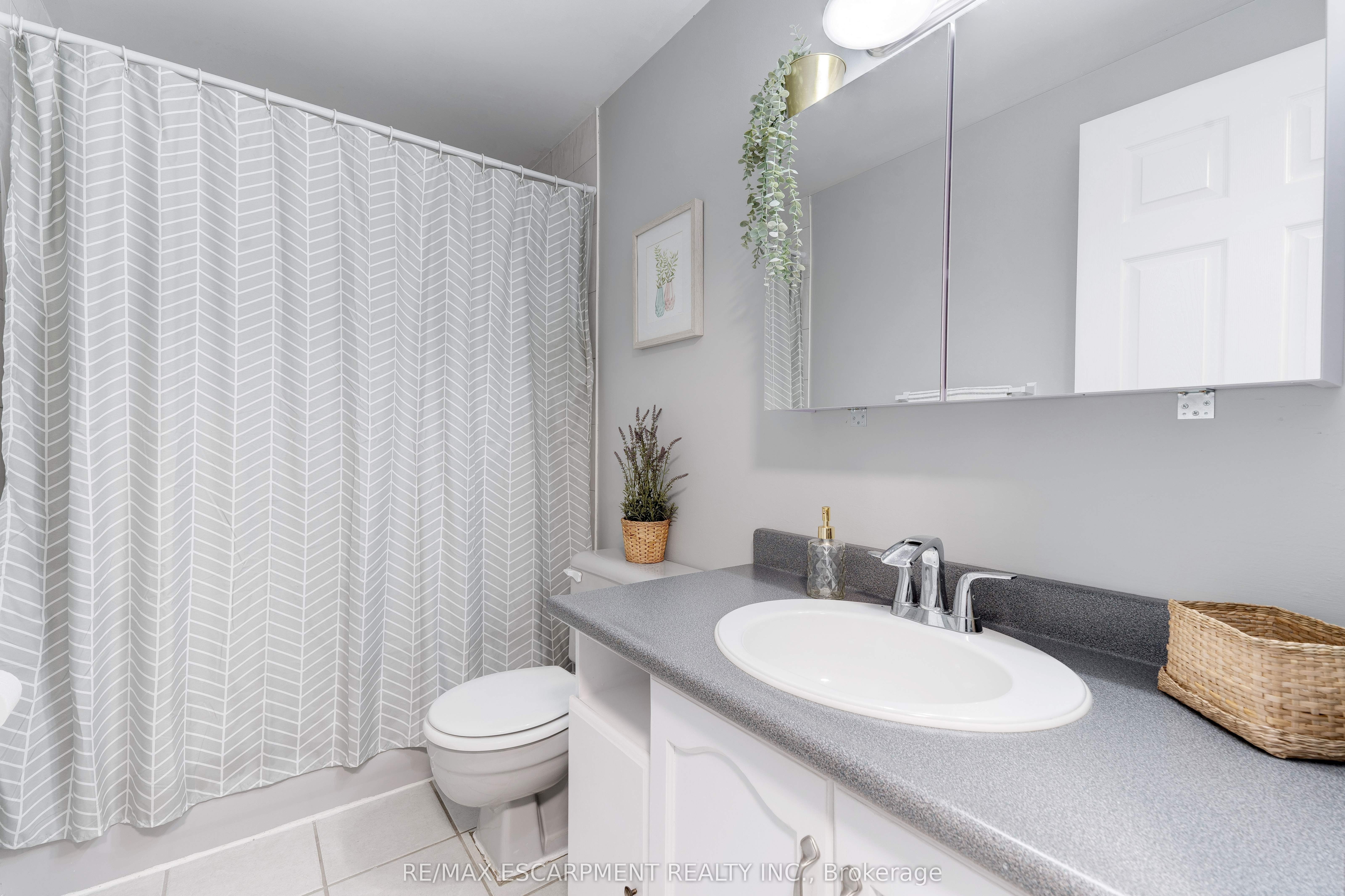 386 Highland Road W, #31